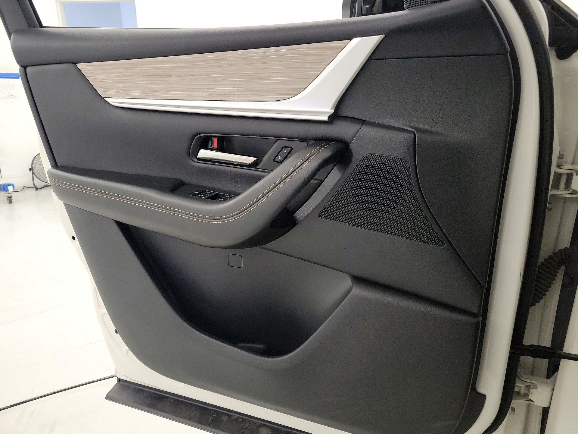 Thumbnail: 2025 Mazda CX-70 - 12