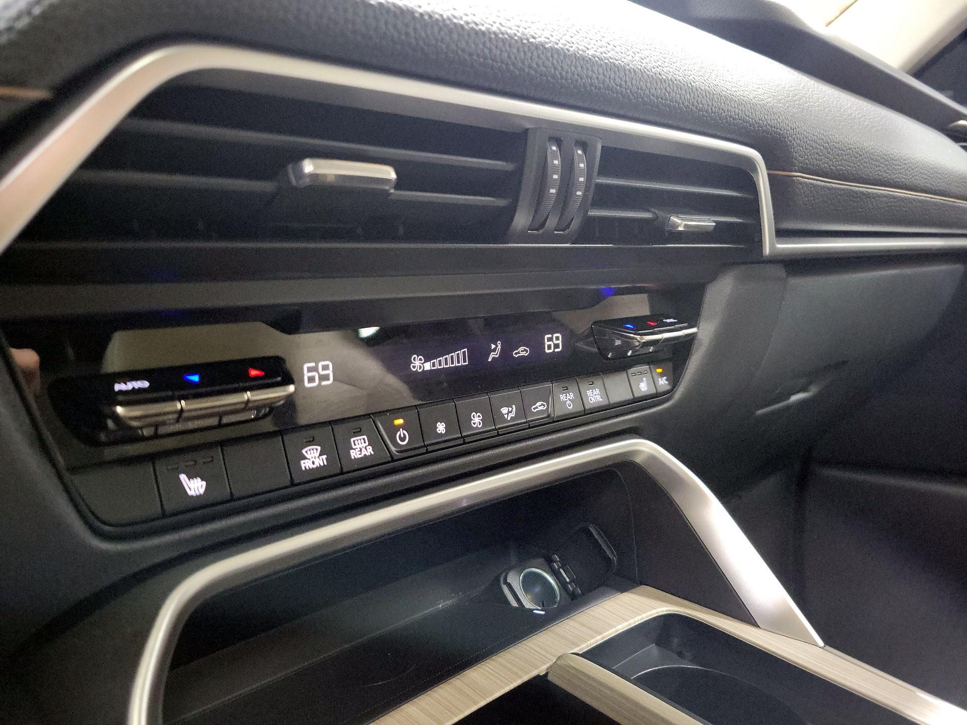 Thumbnail: 2025 Mazda CX-70 - 16