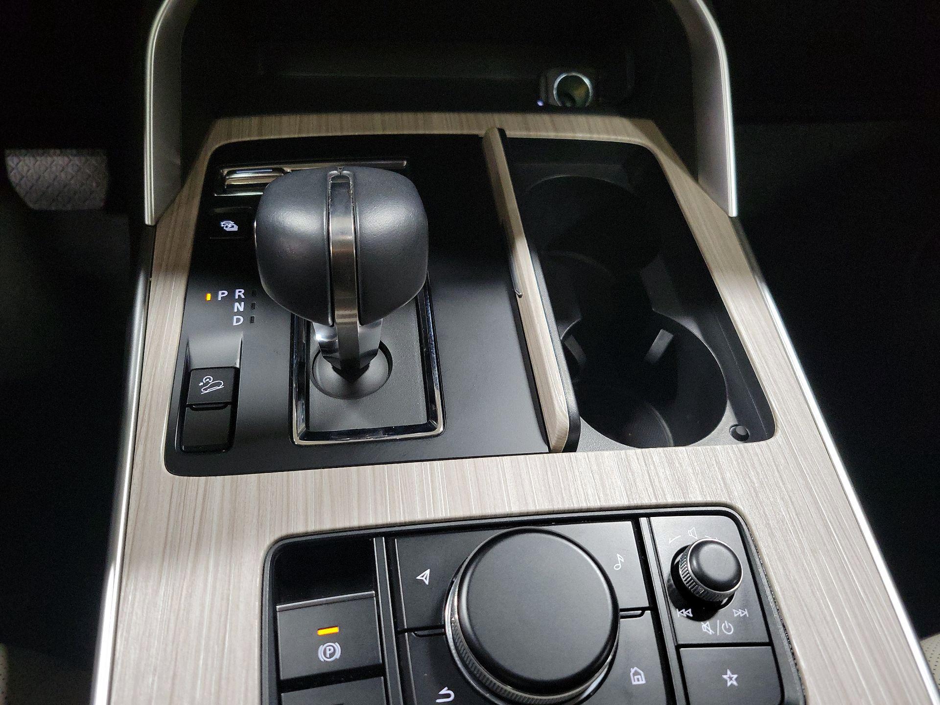 Thumbnail: 2025 Mazda CX-70 - 17