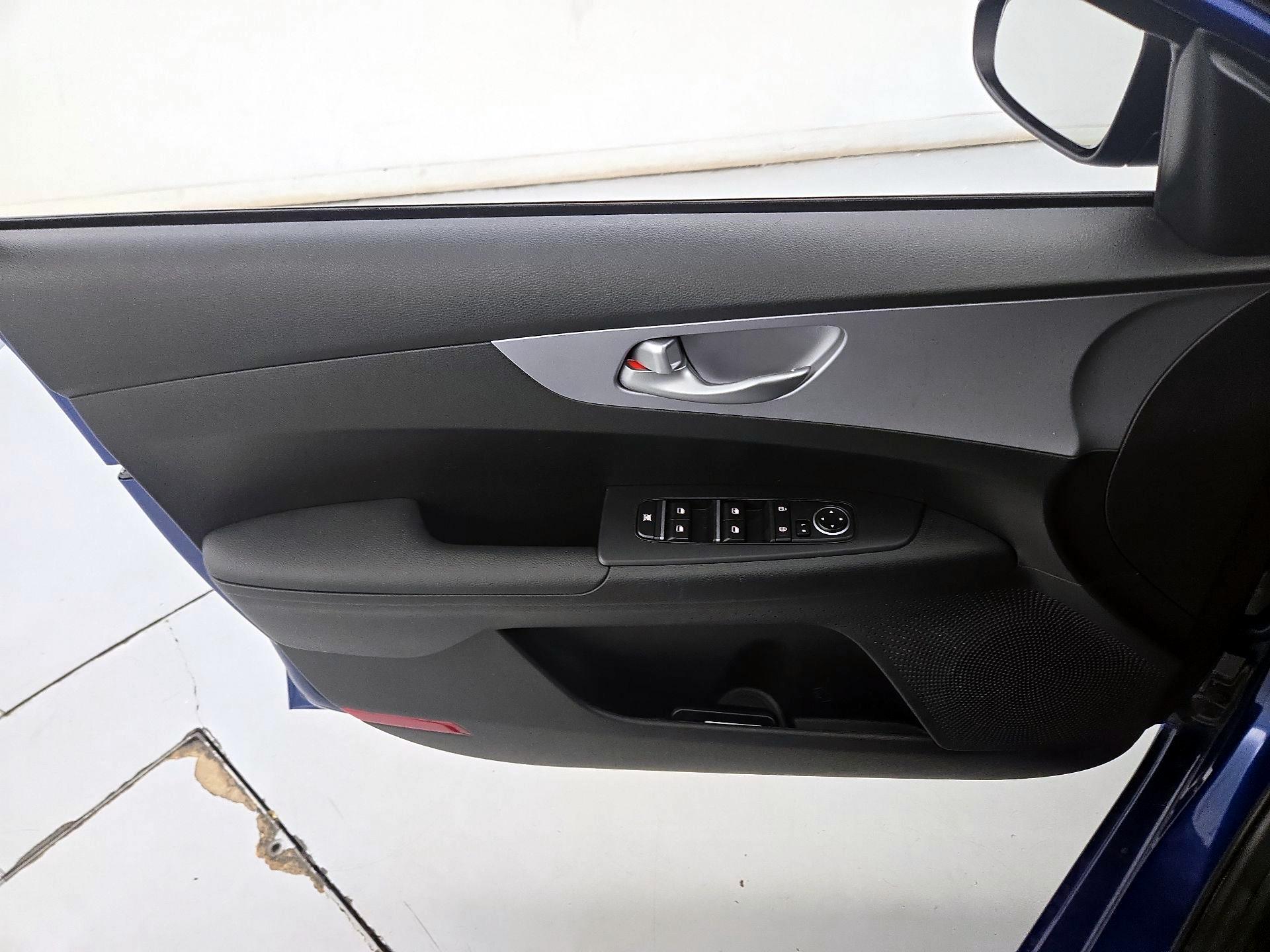 Thumbnail: 2024 Kia Forte - 12