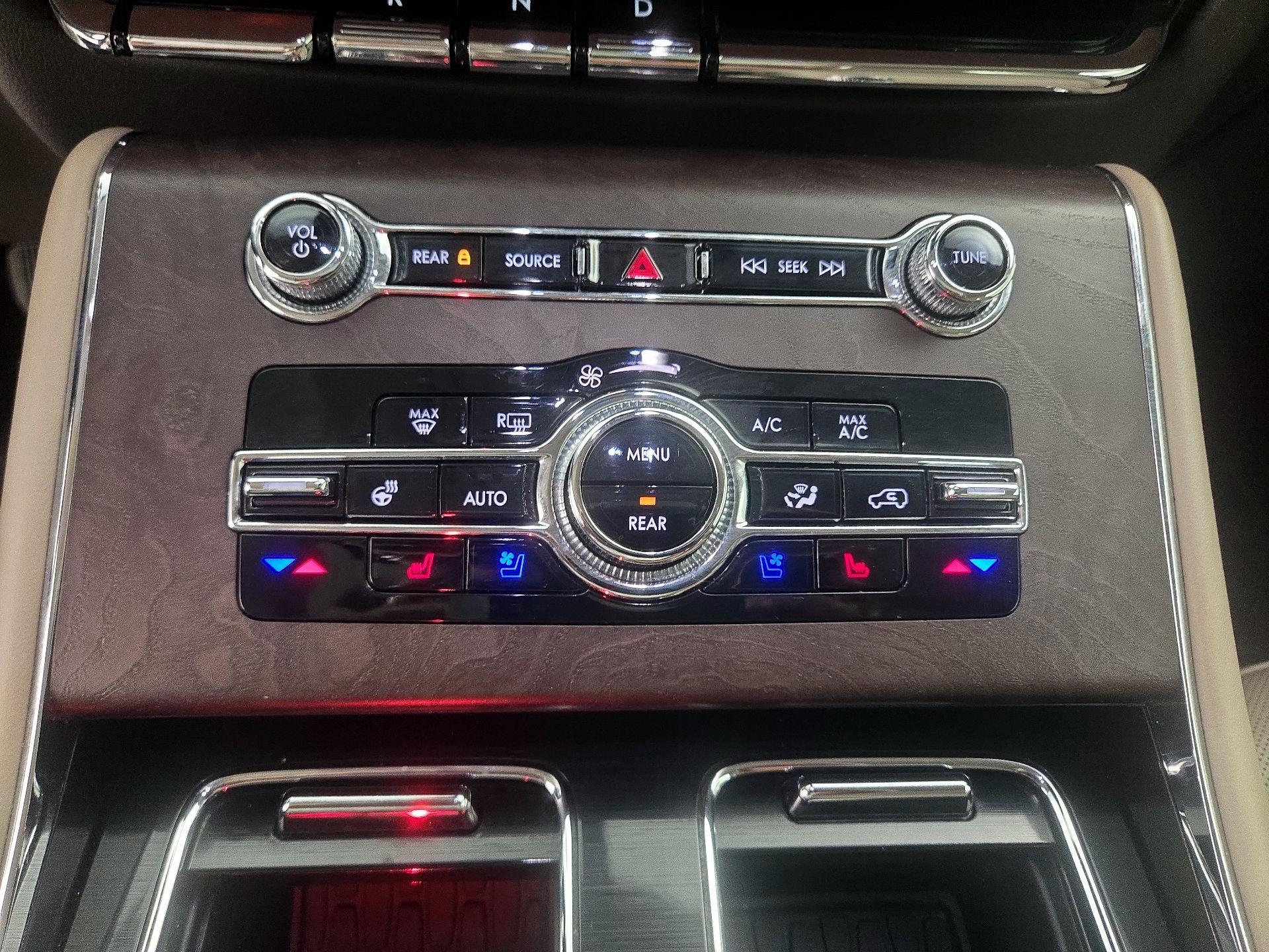 Thumbnail: 2024 Lincoln Aviator - 17