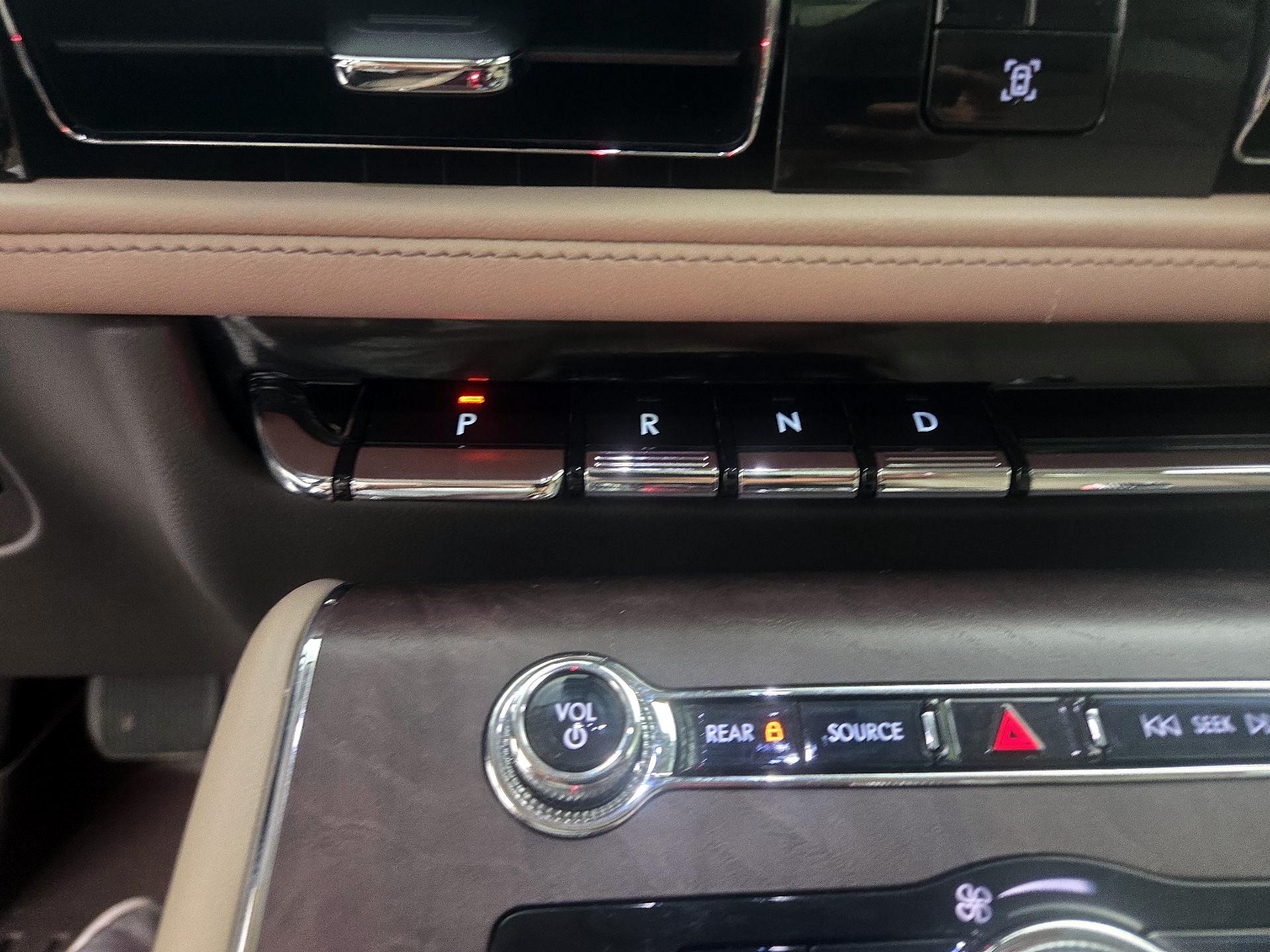 Thumbnail: 2024 Lincoln Aviator - 18