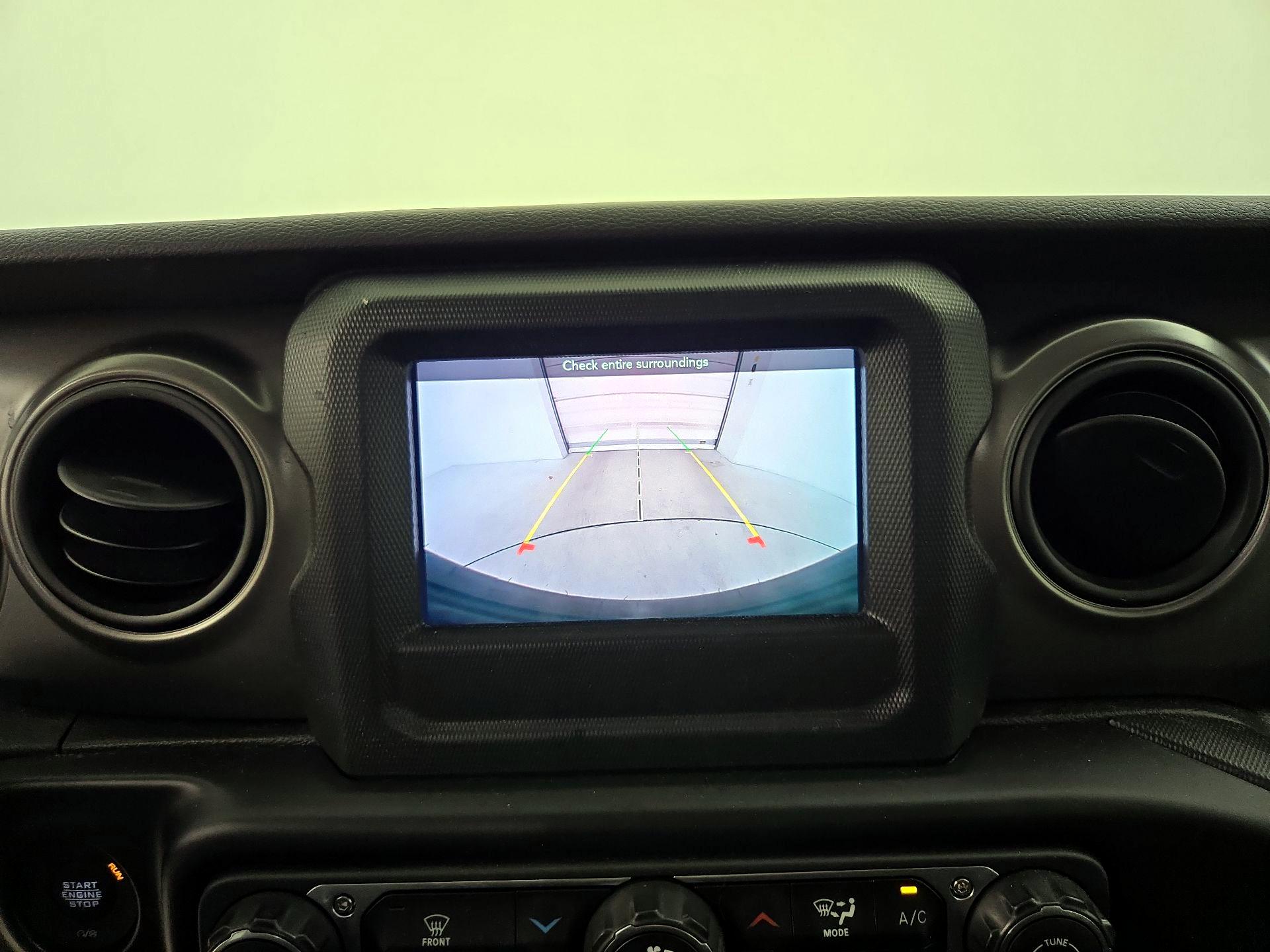 Thumbnail: 2022 Jeep Wrangler - 14