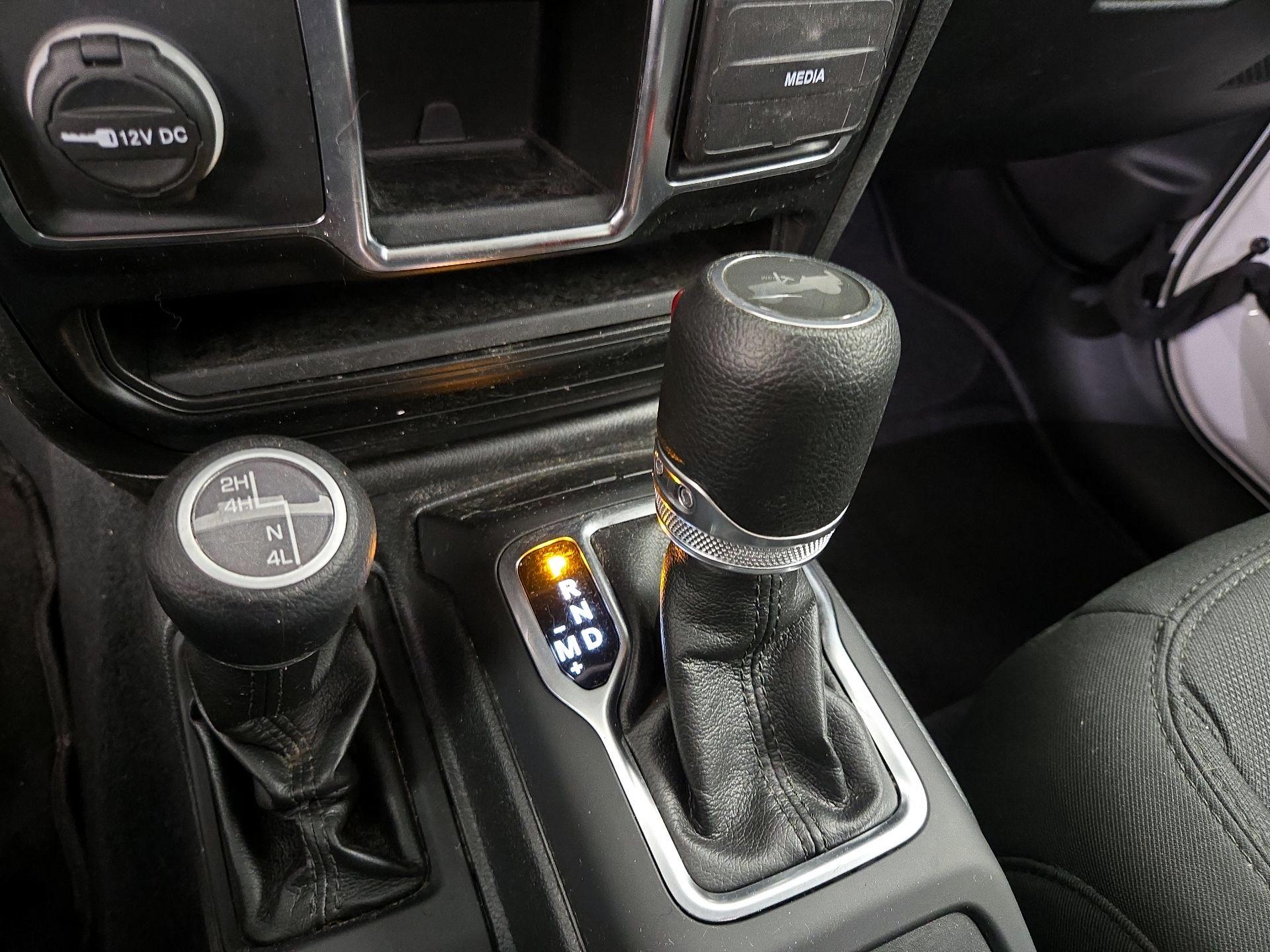 Thumbnail: 2022 Jeep Wrangler - 17