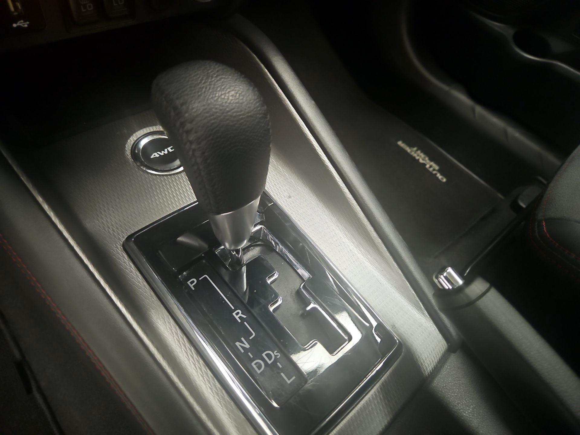 Thumbnail: 2024 Mitsubishi Outlander Sport - 17