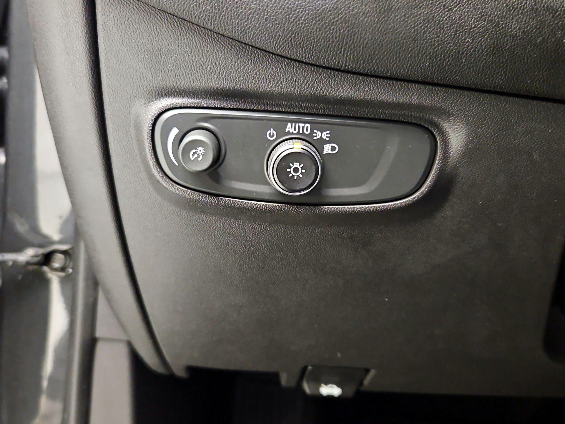 Thumbnail: 2020 Chevrolet Equinox - 13