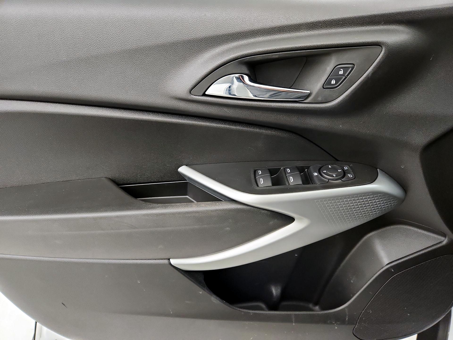 Thumbnail: 2025 Chevrolet Trax - 12