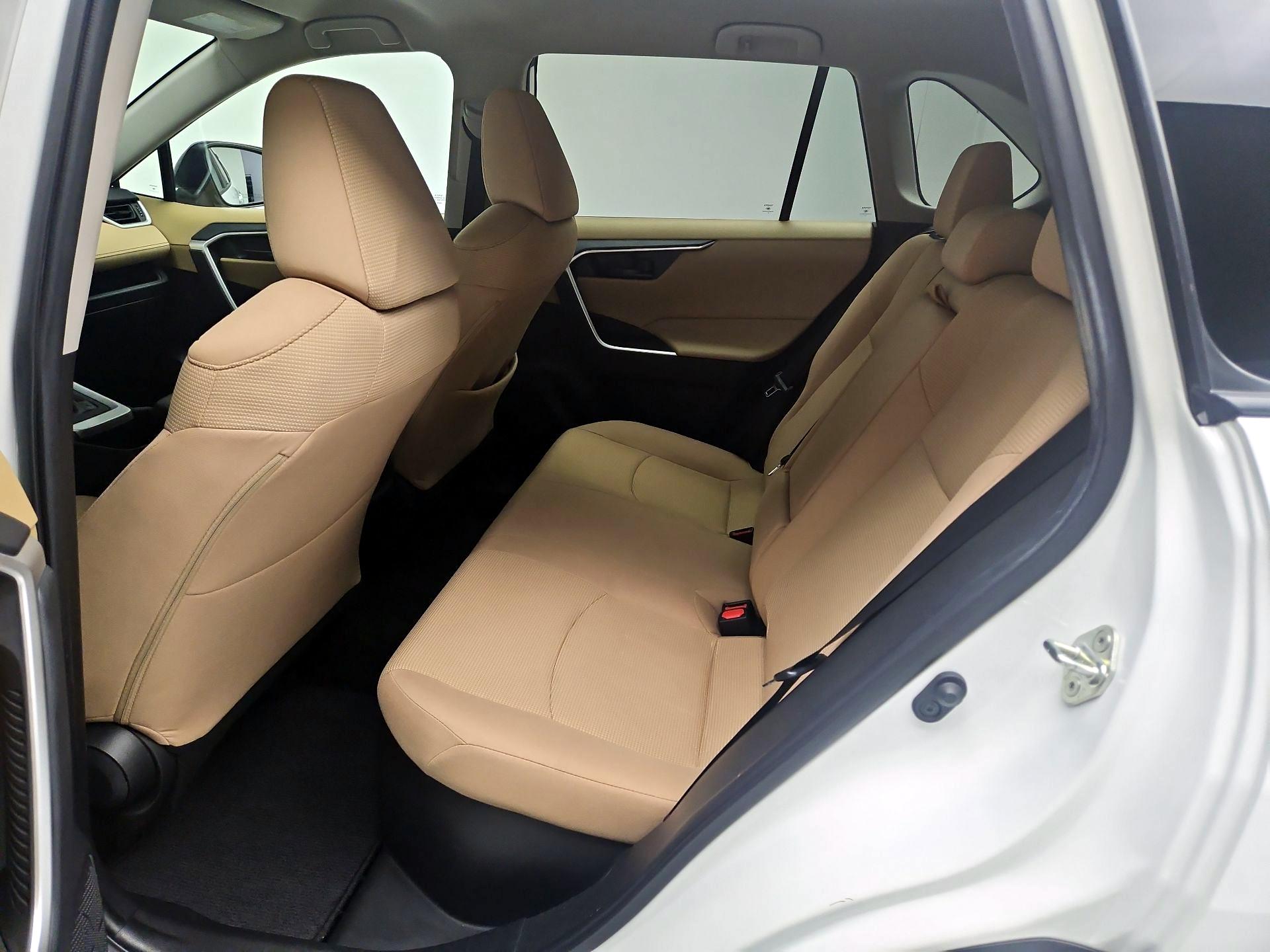 Thumbnail: 2022 Toyota RAV4 - 19