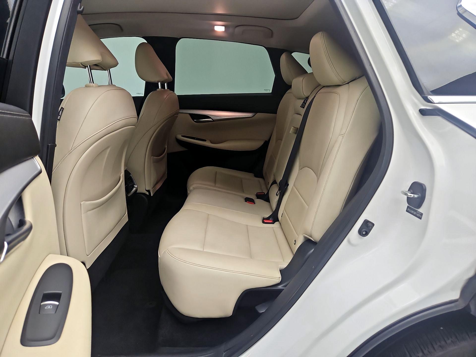 Thumbnail: 2019 INFINITI QX50 - 20