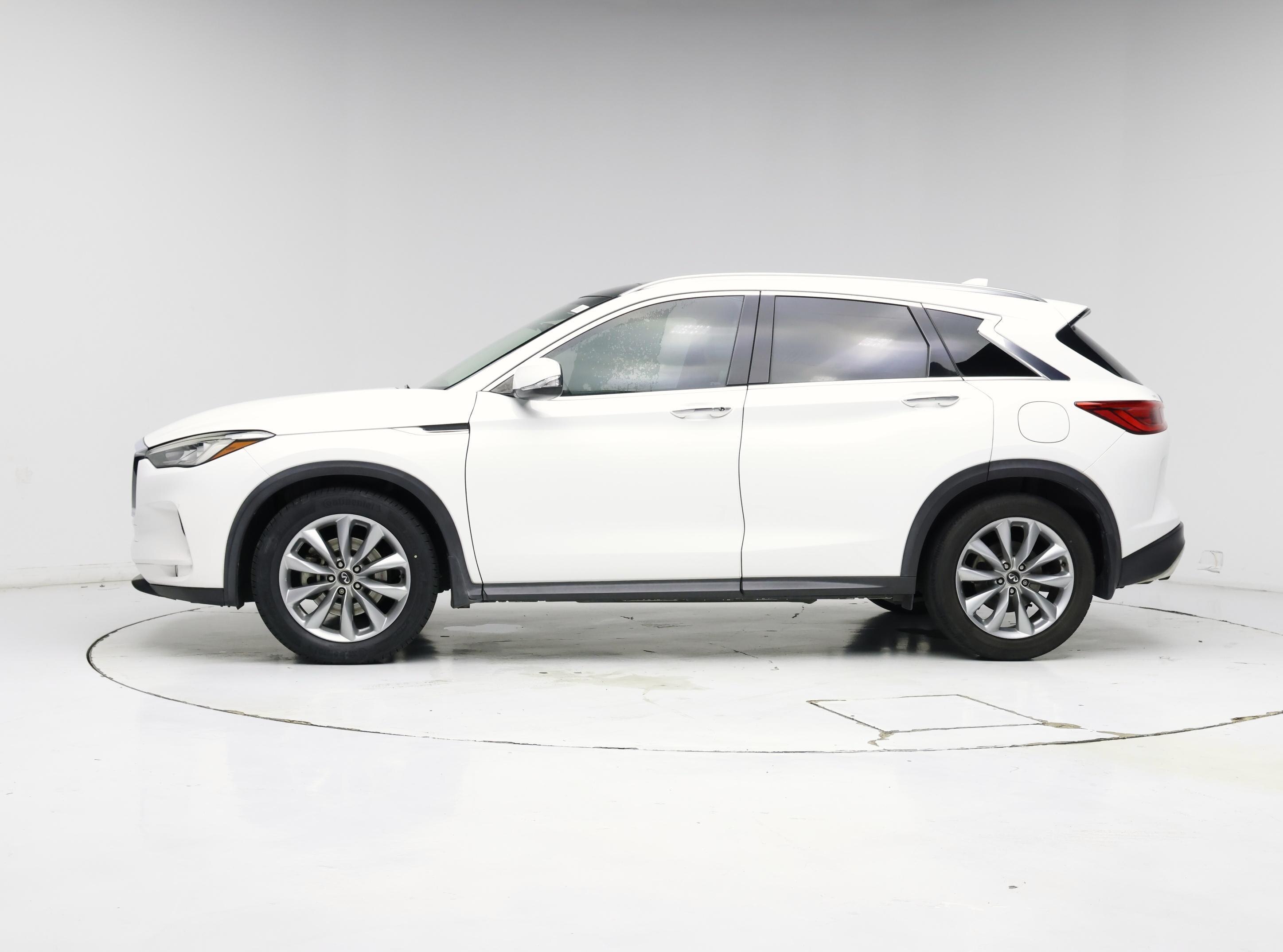 Thumbnail: 2019 INFINITI QX50 - 3