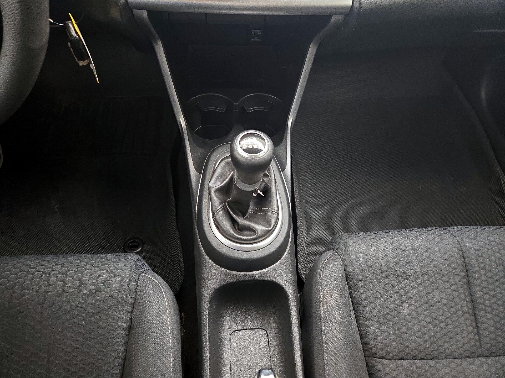 Thumbnail: 2015 Honda CR-Z - 17