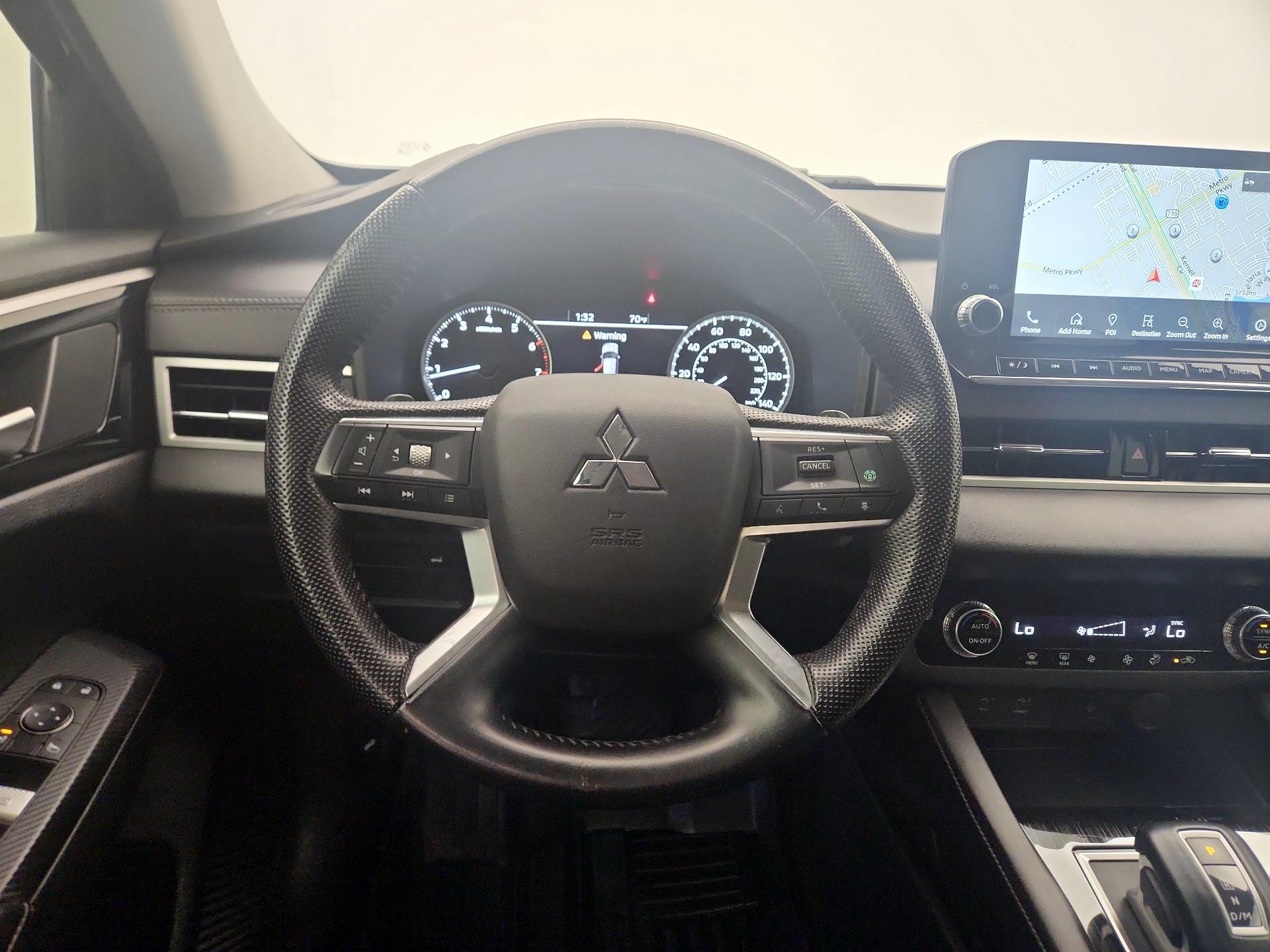 Thumbnail: 2022 Mitsubishi Outlander - 10