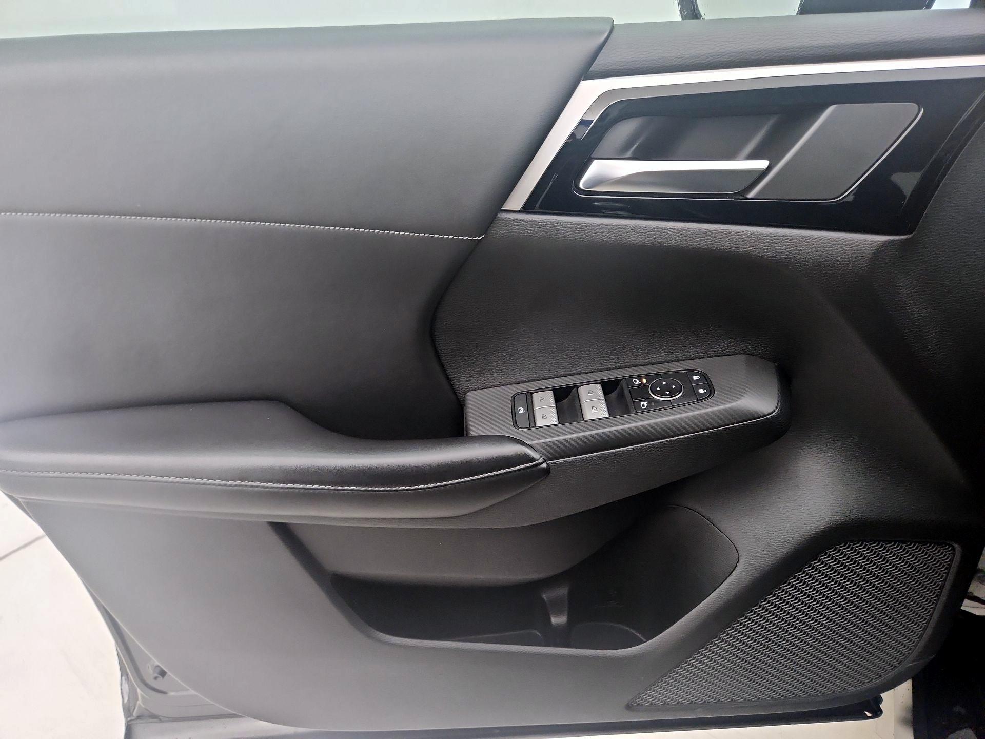 Thumbnail: 2022 Mitsubishi Outlander - 12