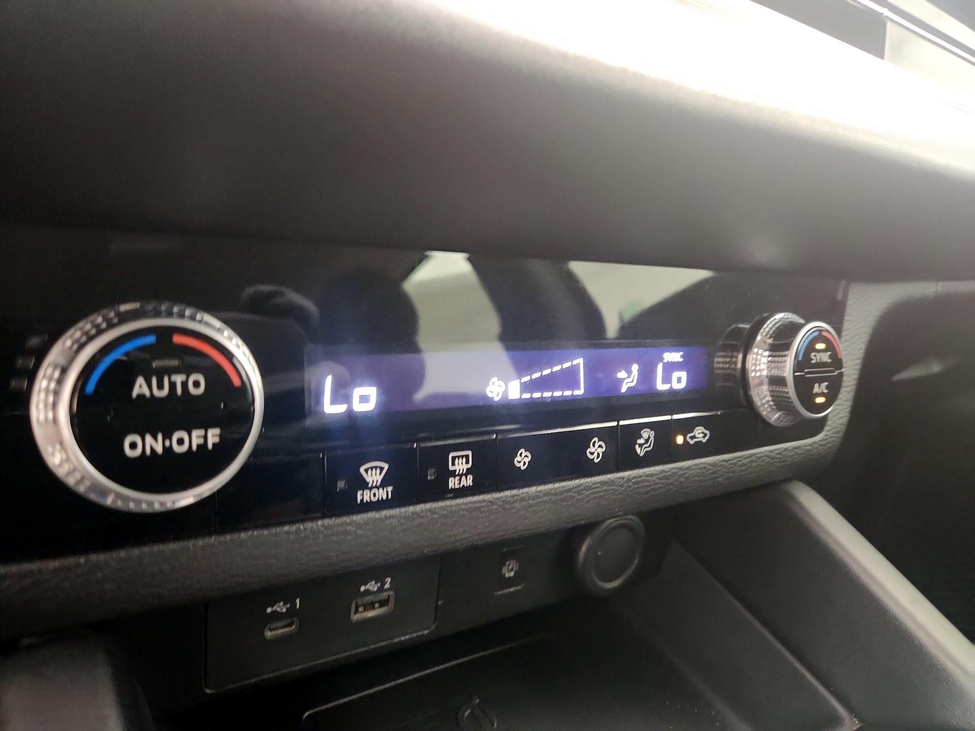 Thumbnail: 2022 Mitsubishi Outlander - 17