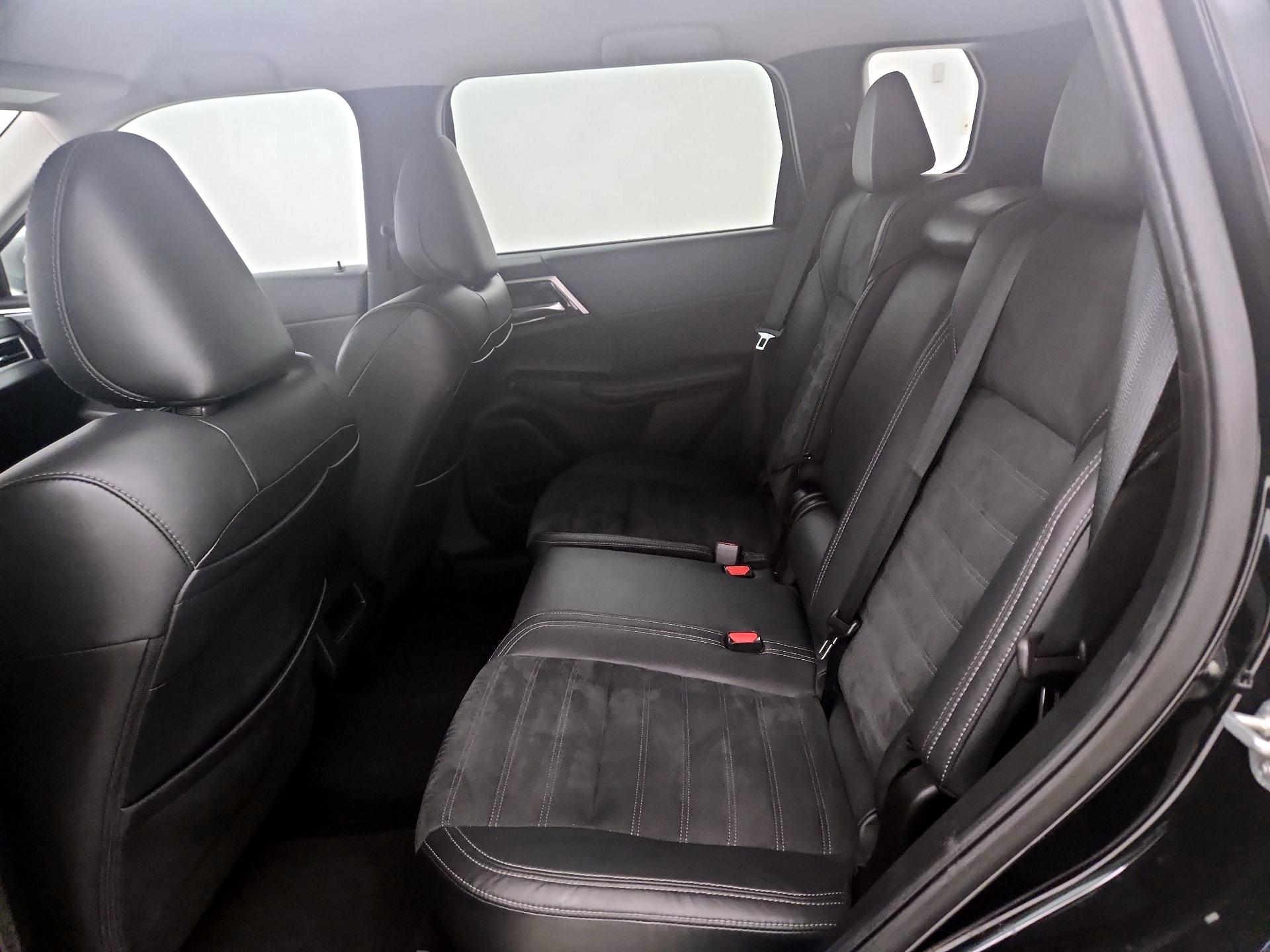 Thumbnail: 2022 Mitsubishi Outlander - 20