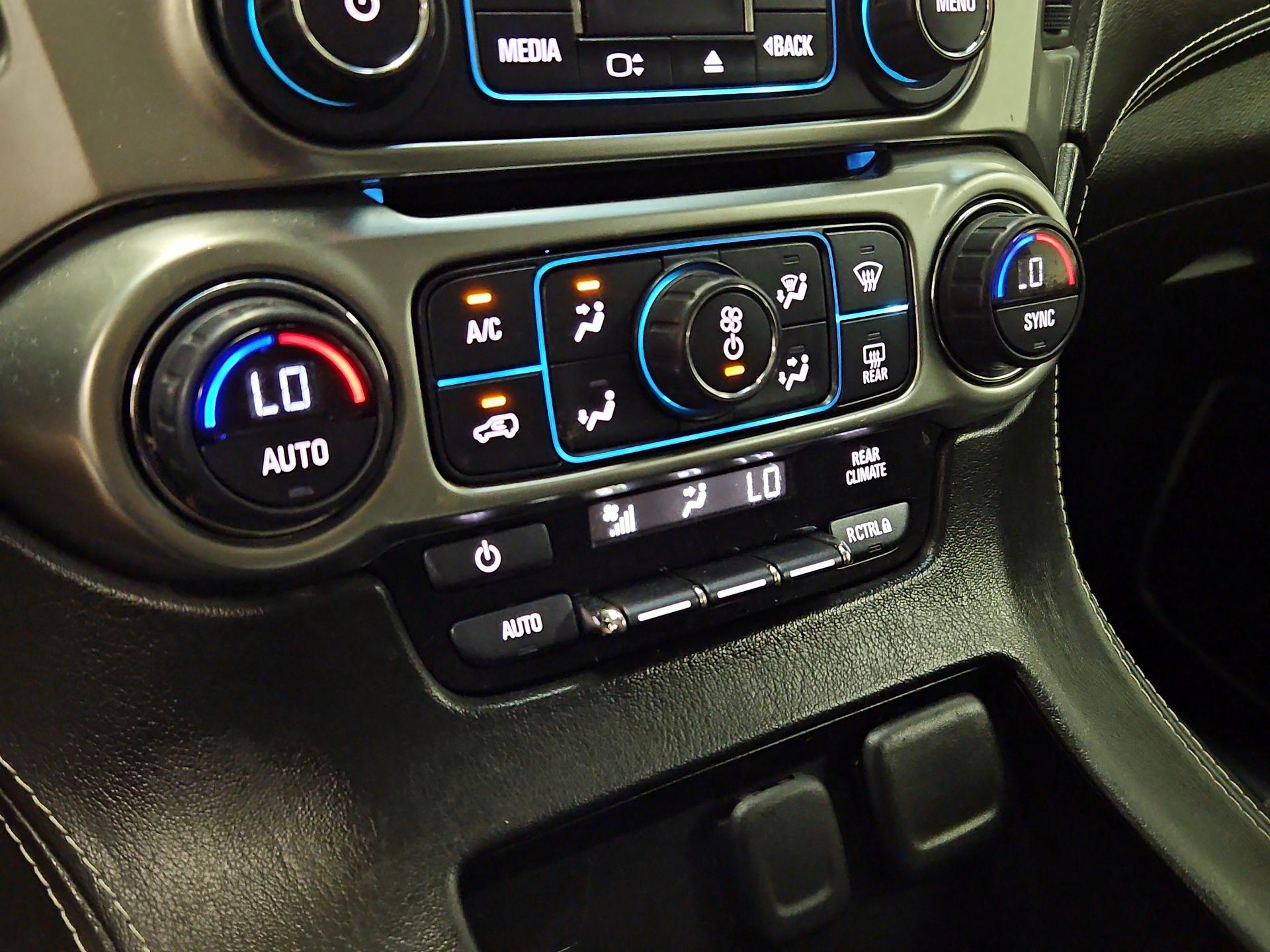 Thumbnail: 2016 Chevrolet Suburban - 16