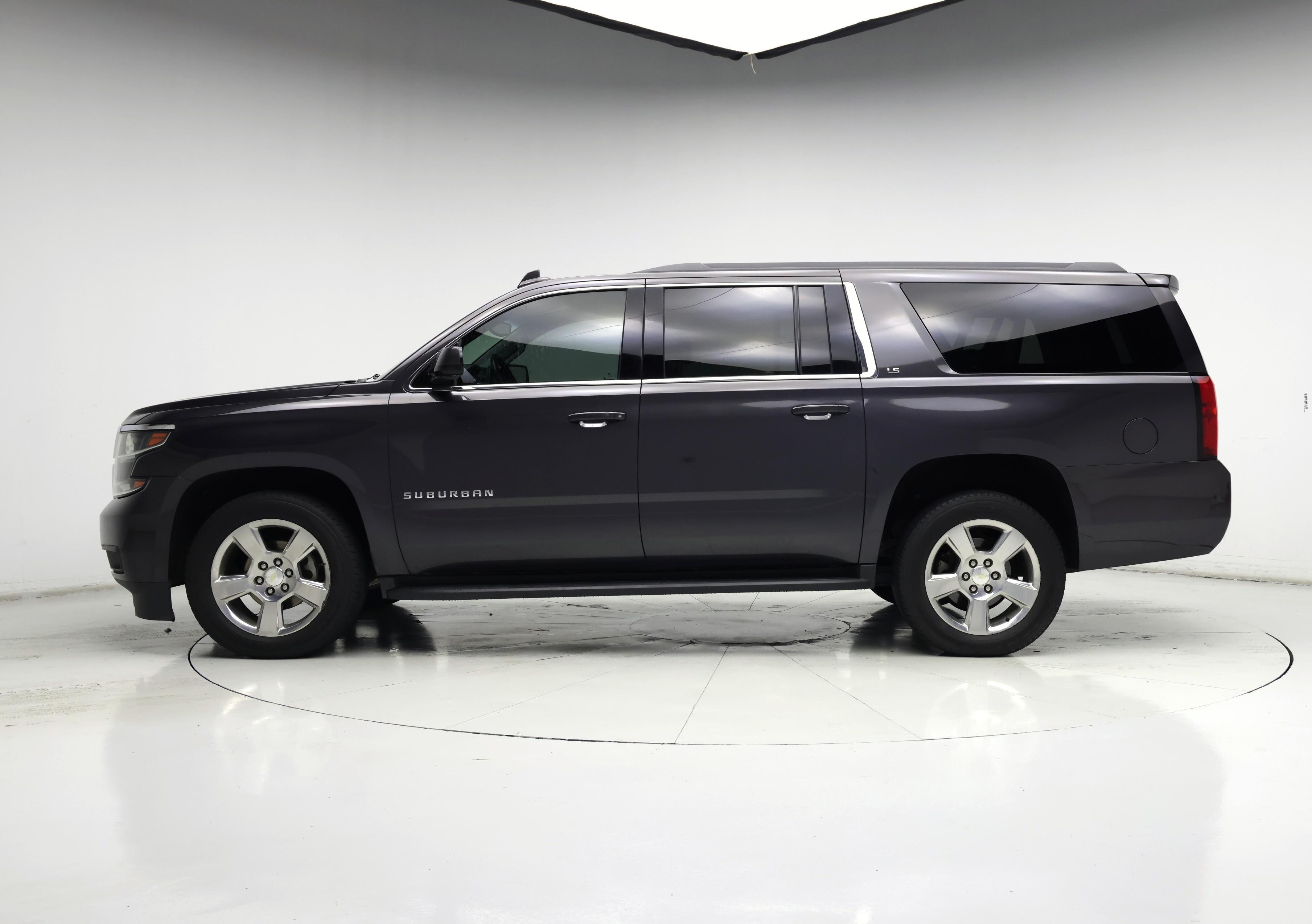 Thumbnail: 2016 Chevrolet Suburban - 3