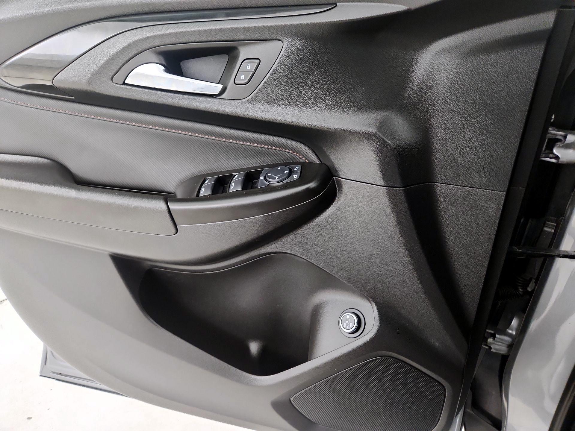 Thumbnail: 2023 Chevrolet TrailBlazer - 12