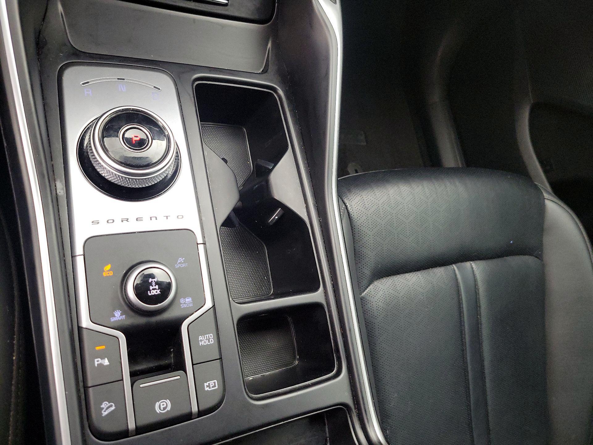 Thumbnail: 2023 Kia Sorento - 18