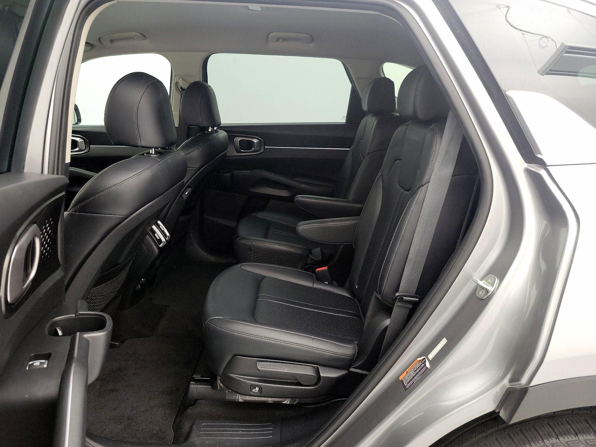 Thumbnail: 2023 Kia Sorento - 20