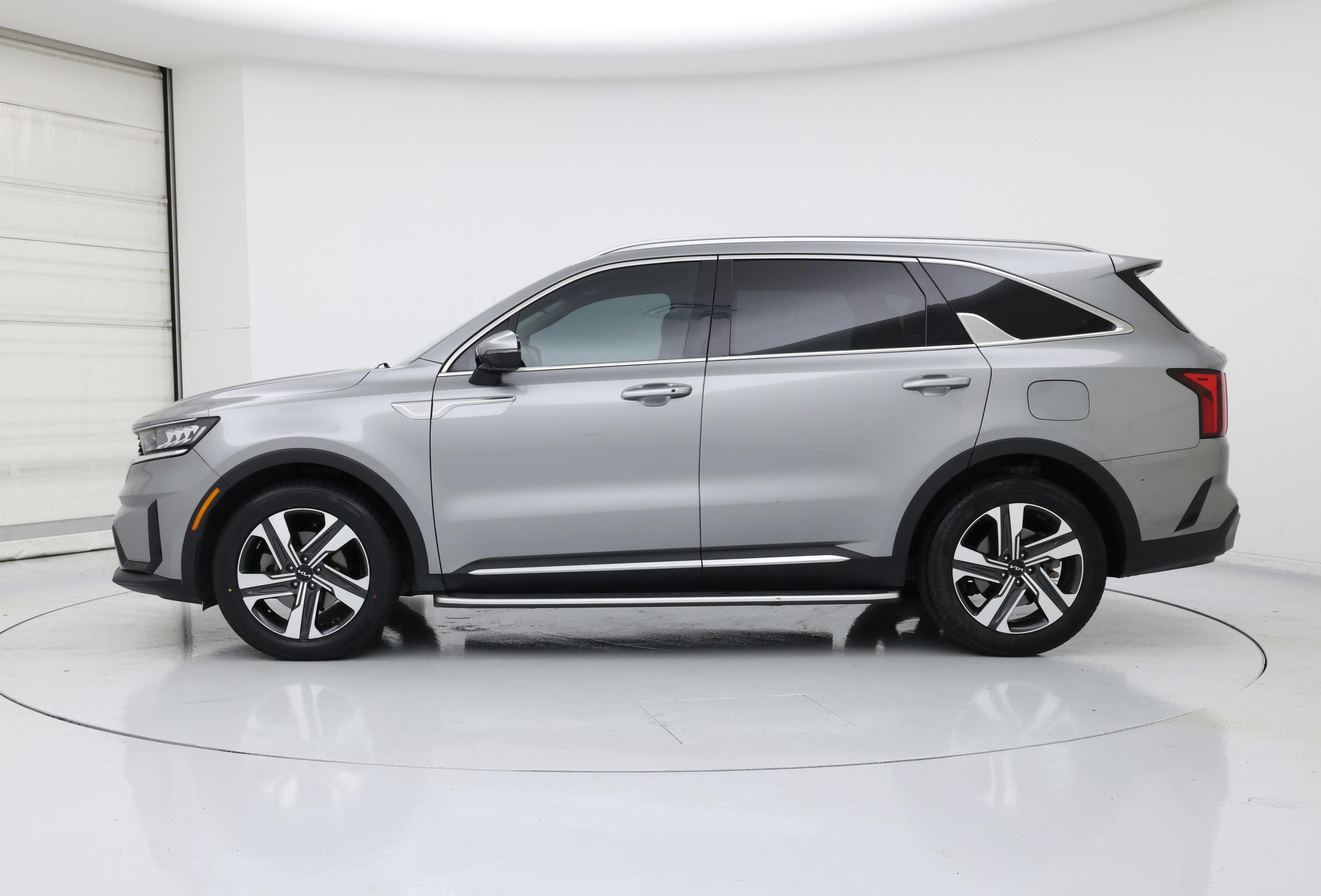 Thumbnail: 2023 Kia Sorento - 3