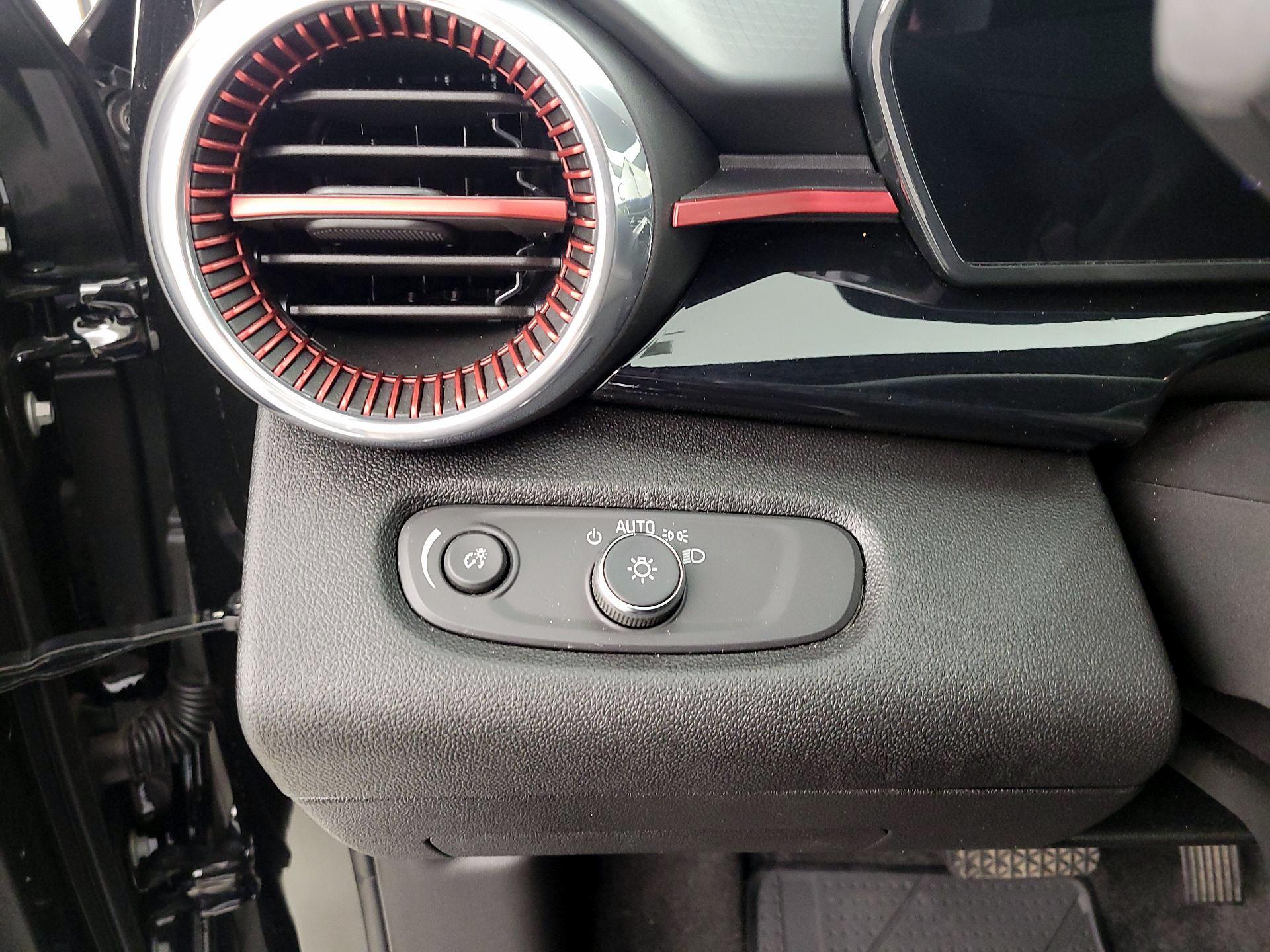 Thumbnail: 2025 Chevrolet Trax - 13