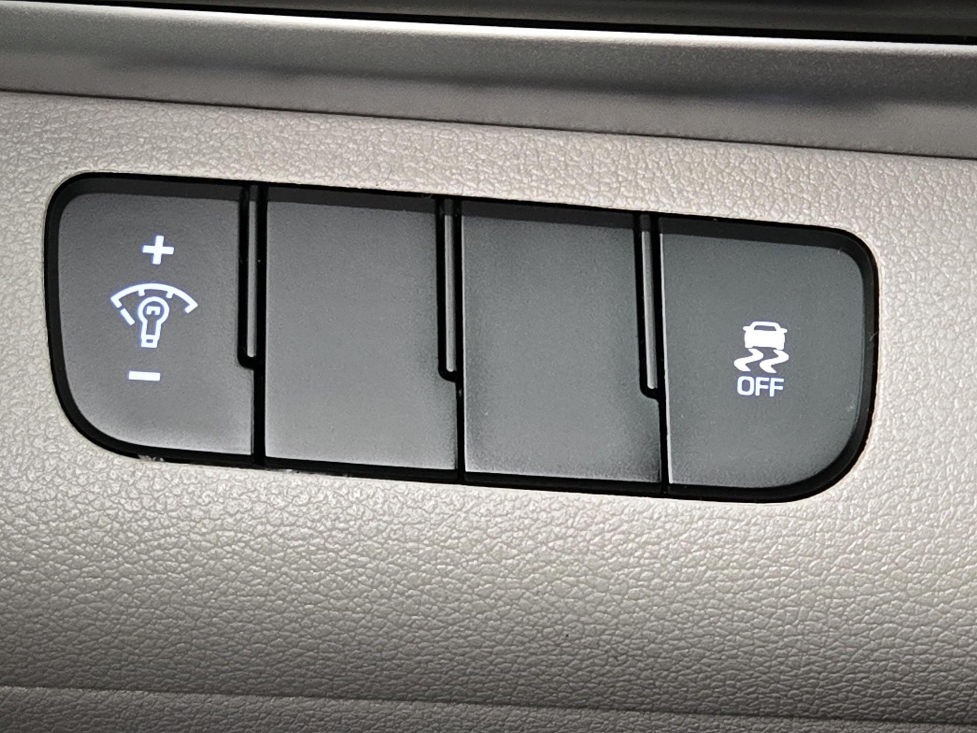 Thumbnail: 2019 Hyundai Elantra - 13