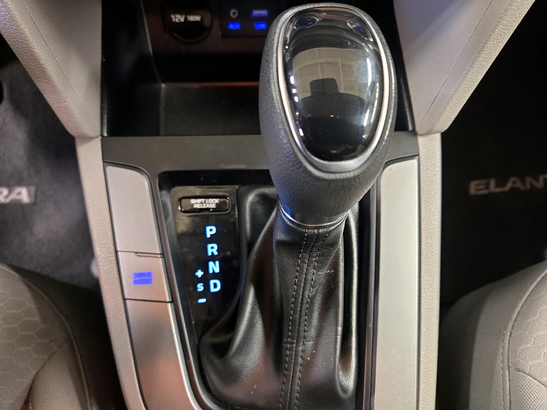 Thumbnail: 2019 Hyundai Elantra - 17