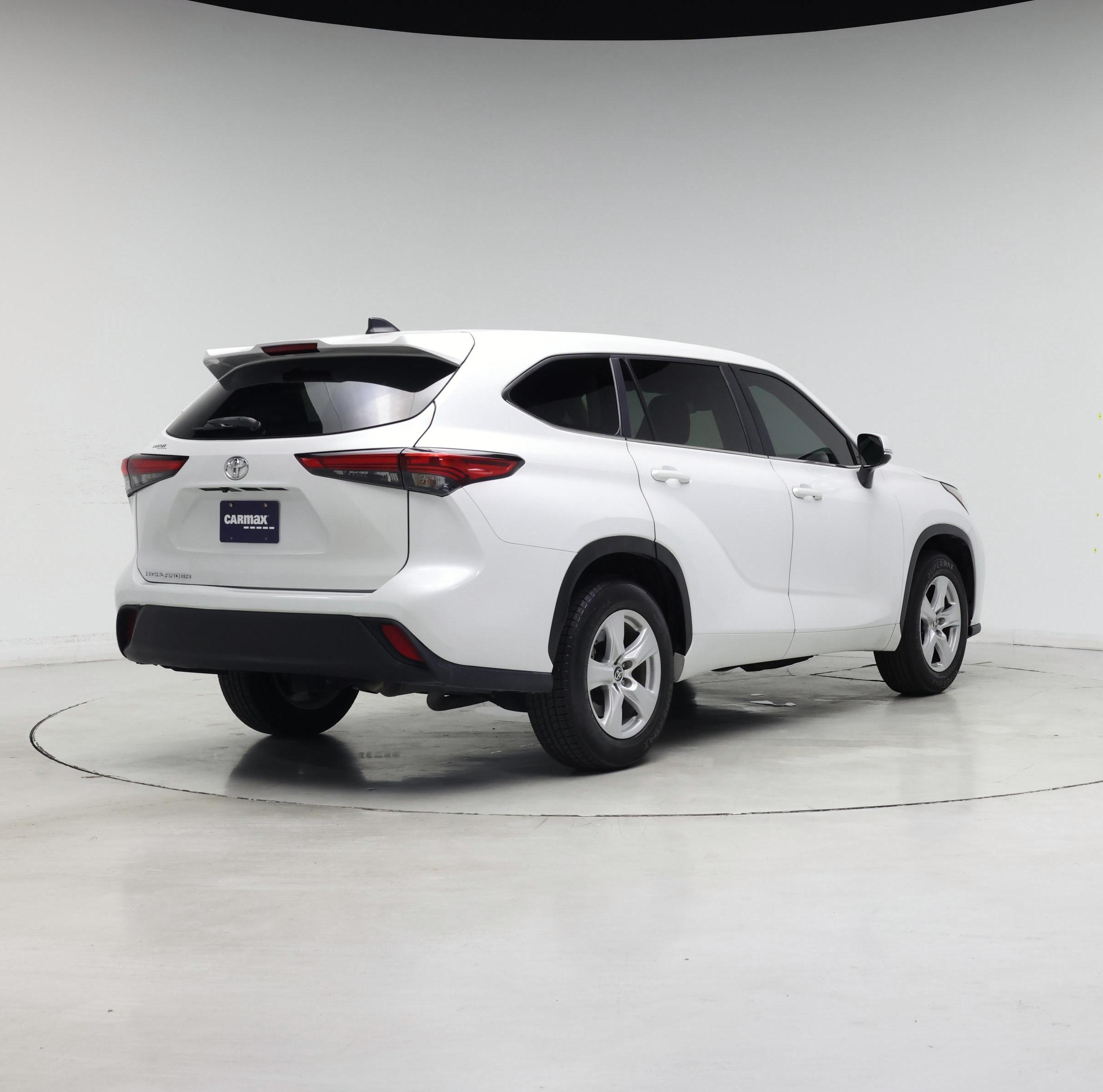 Thumbnail: 2023 Toyota Highlander - 8