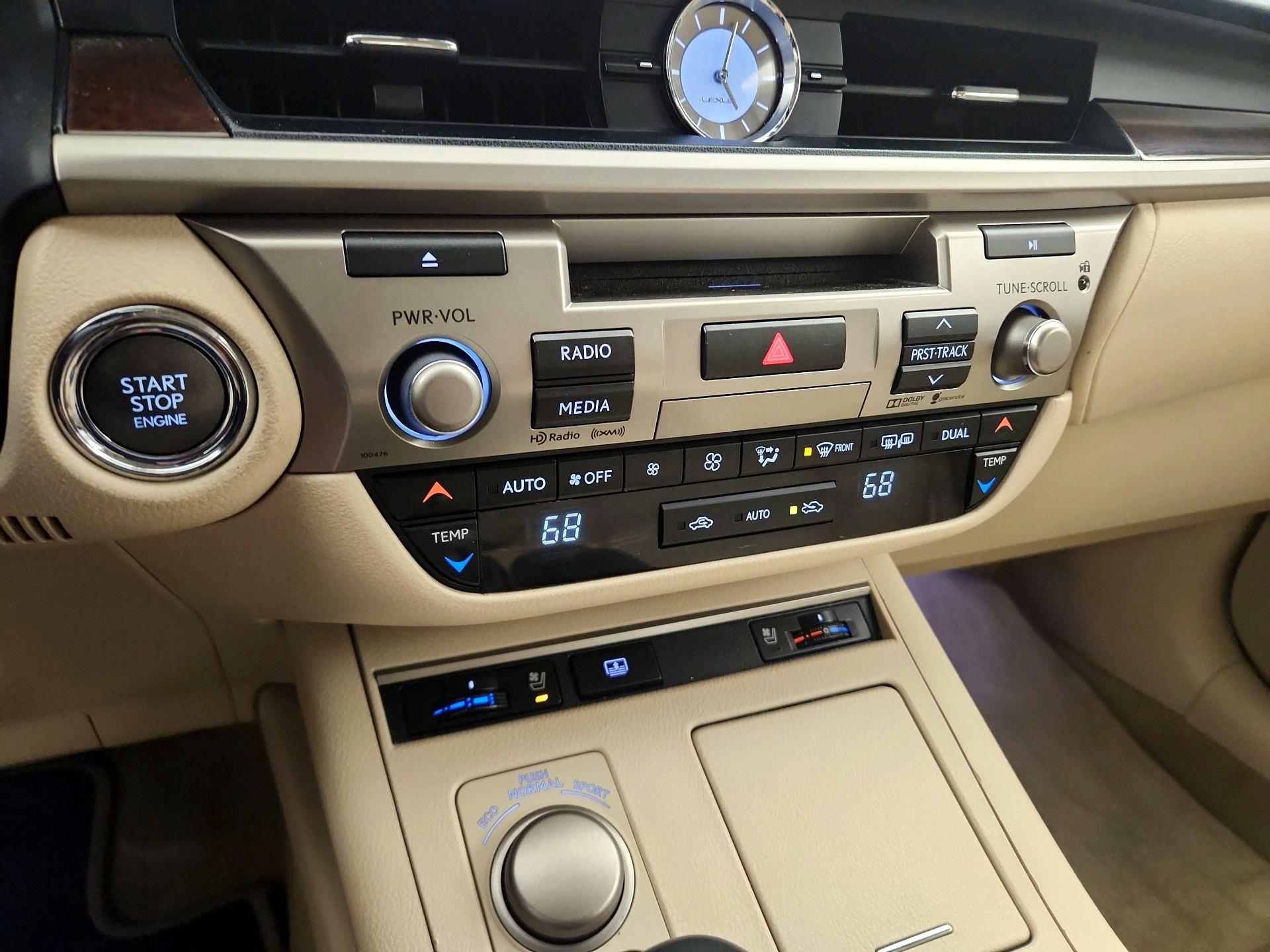 Thumbnail: 2015 Lexus ES - 17