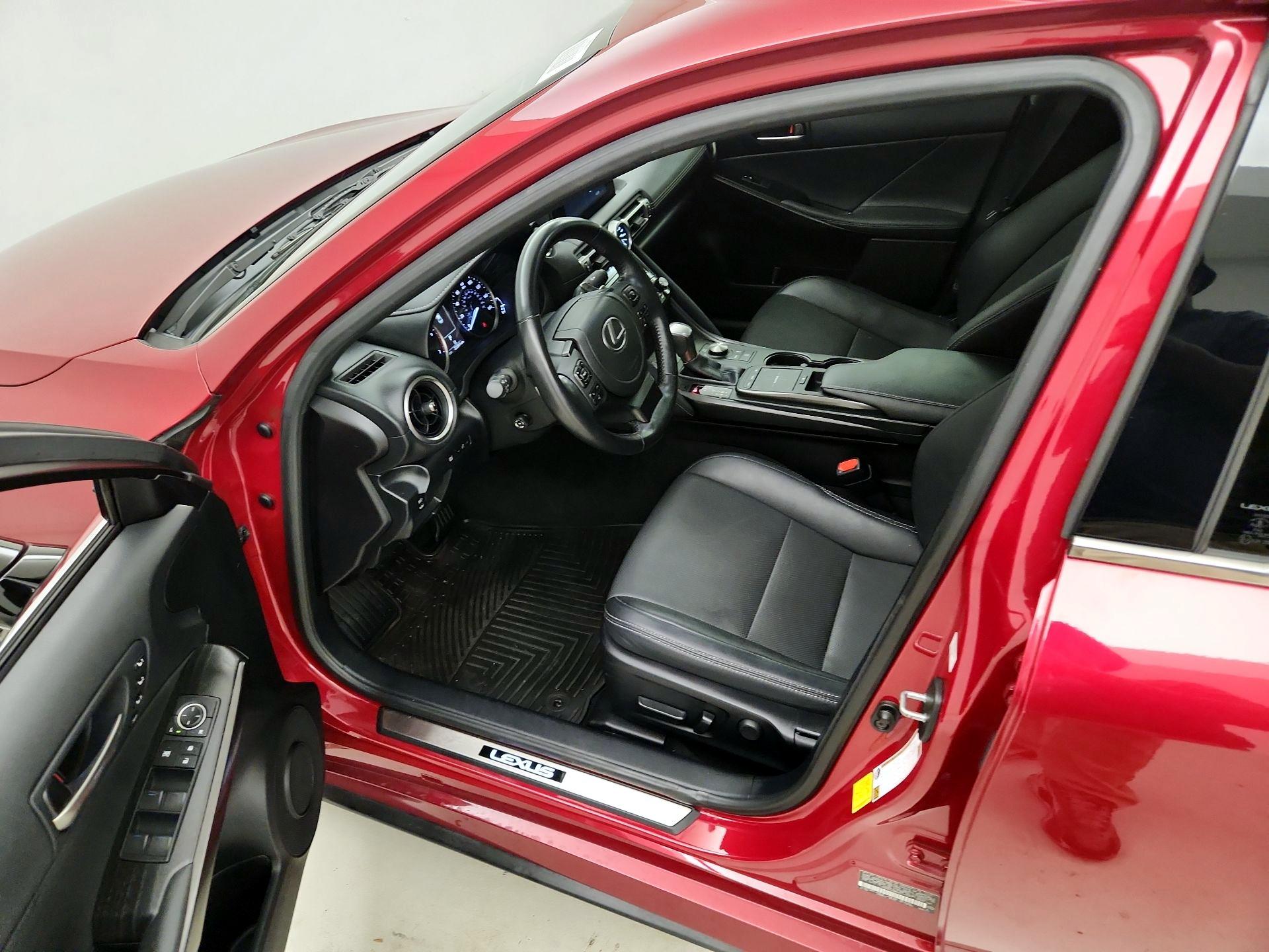 Thumbnail: 2022 Lexus IS - 11