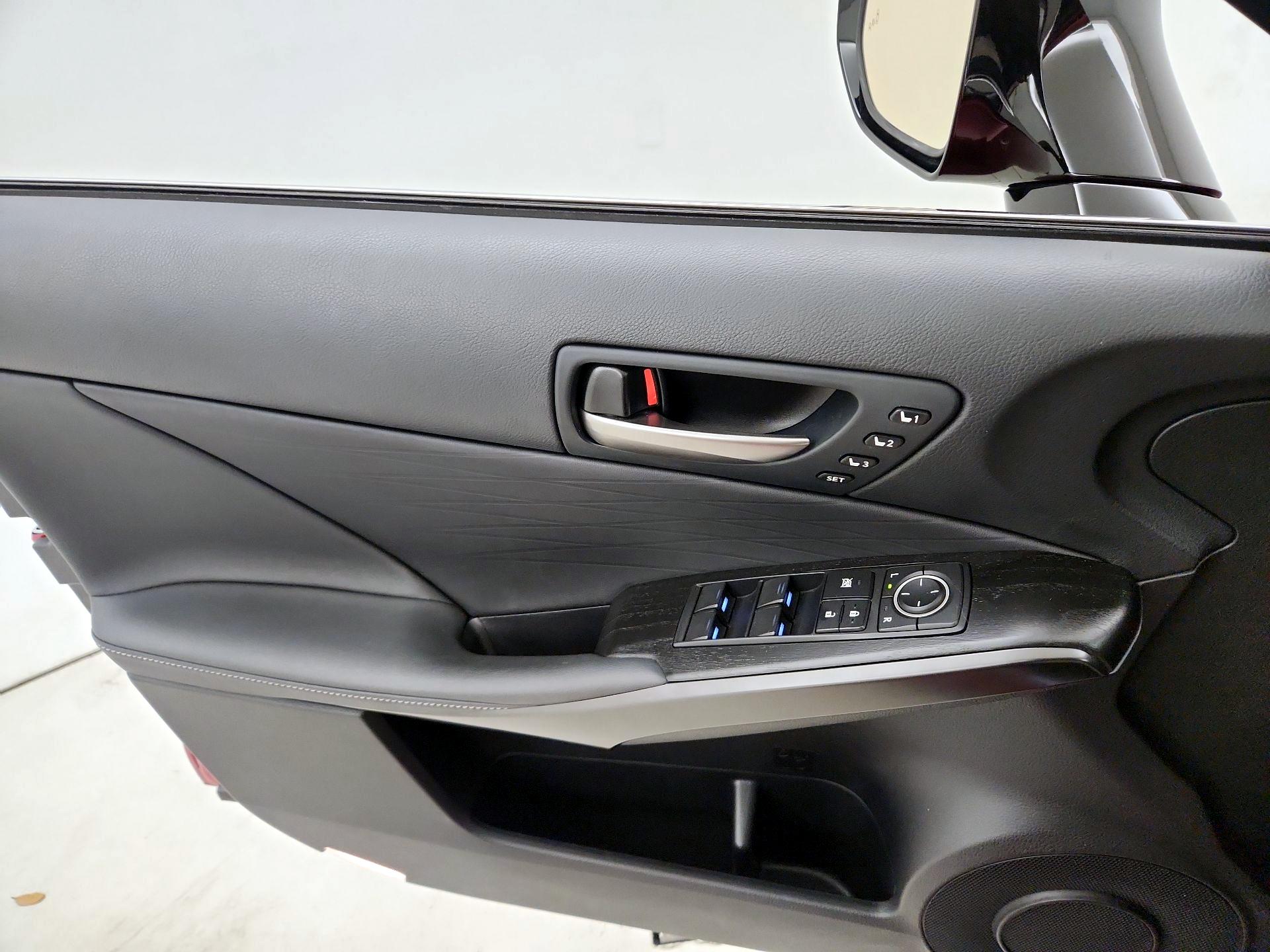 Thumbnail: 2022 Lexus IS - 12