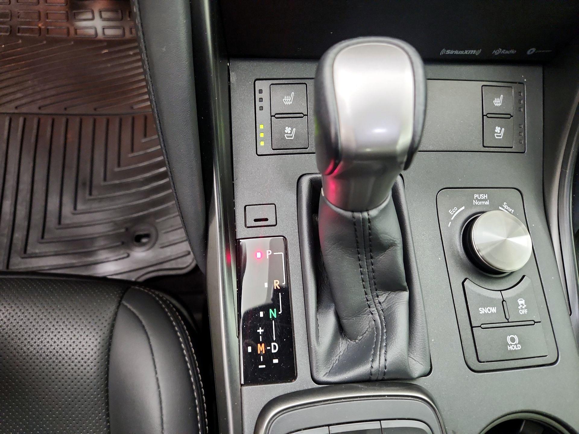 Thumbnail: 2022 Lexus IS - 17