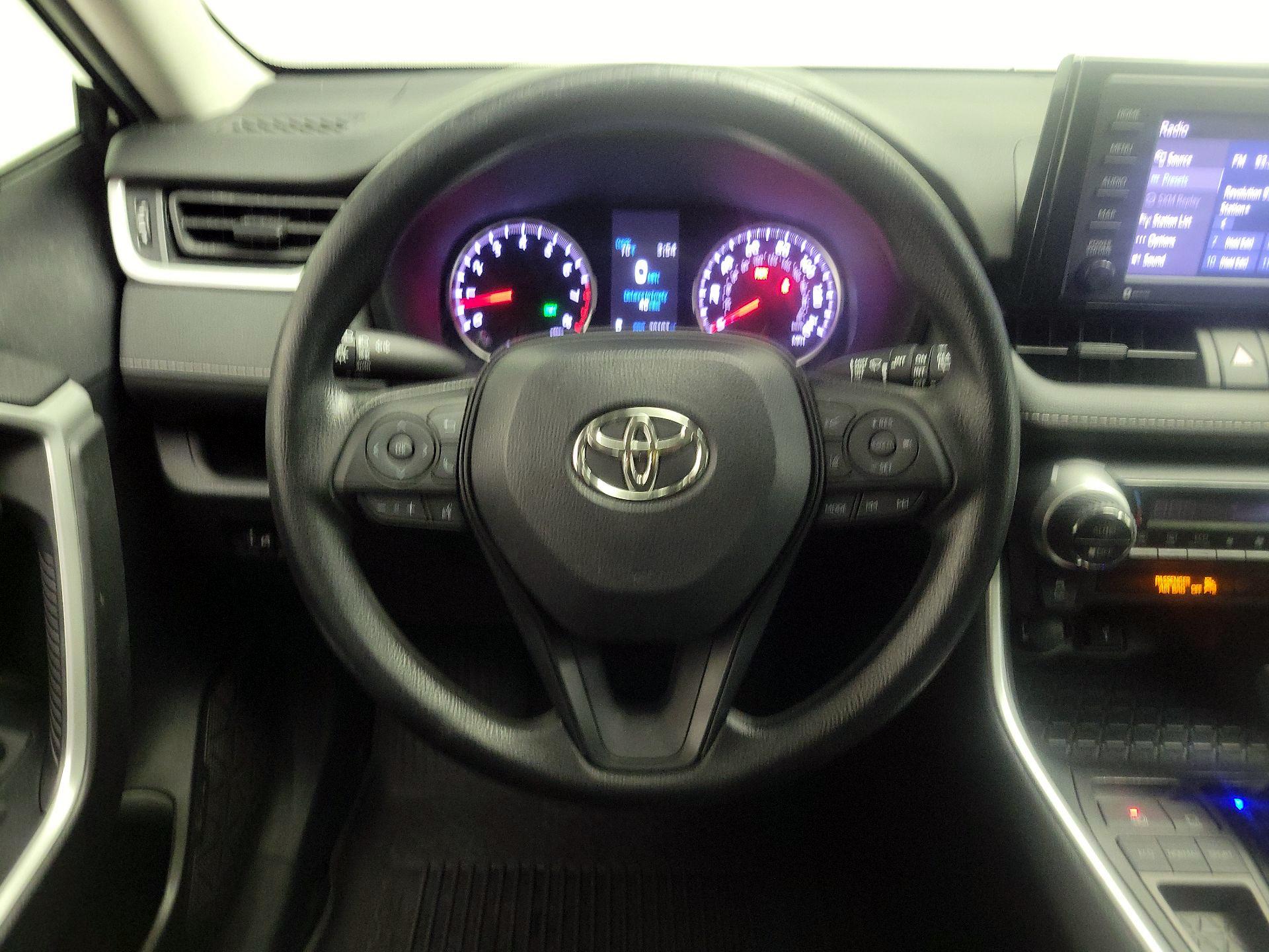 Thumbnail: 2022 Toyota RAV4 - 10