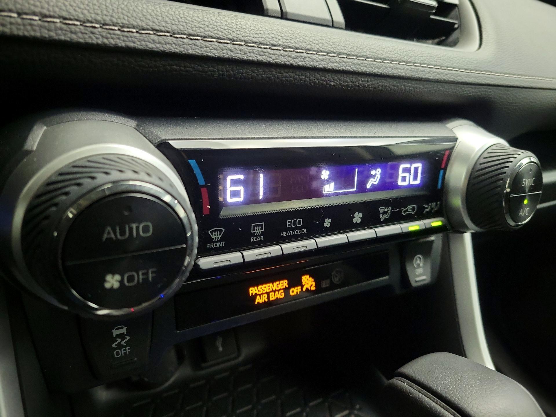 Thumbnail: 2022 Toyota RAV4 - 16