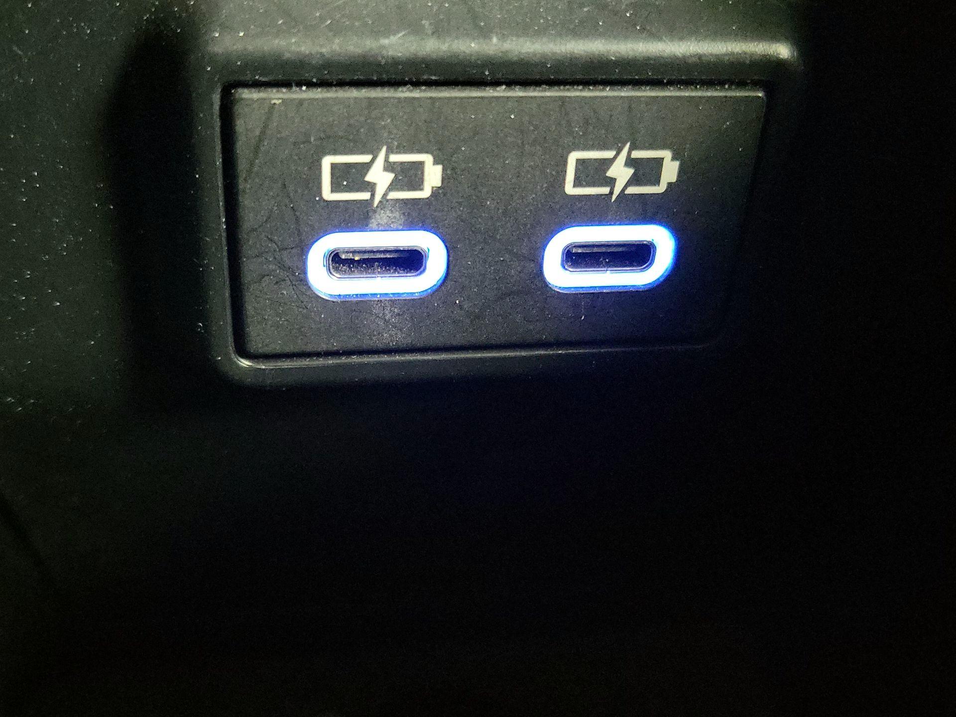 Thumbnail: 2022 Toyota RAV4 - 18