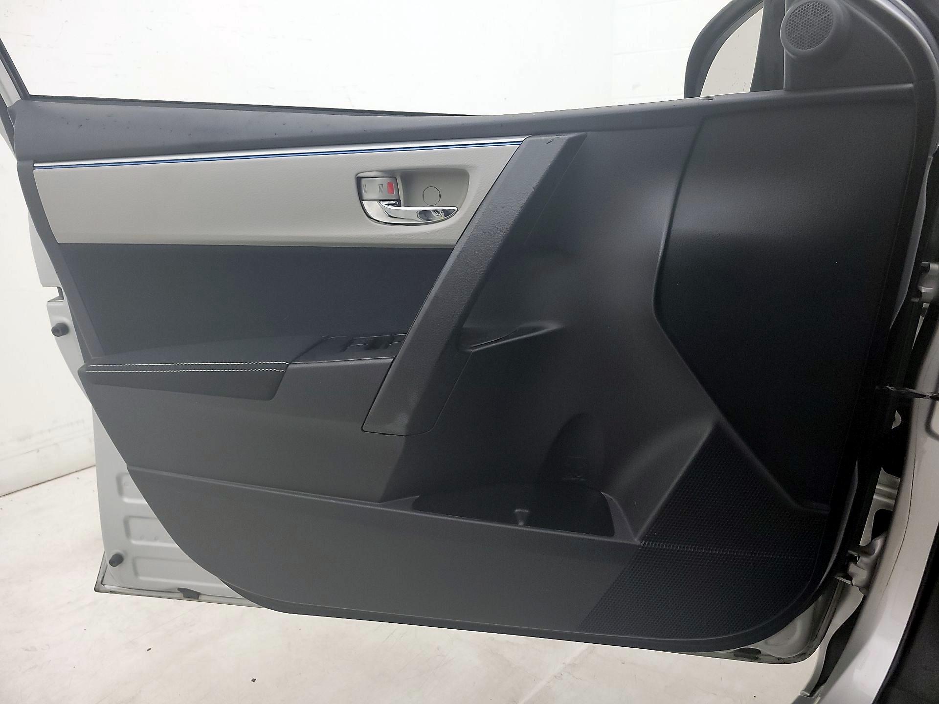 Thumbnail: 2016 Toyota Corolla - 12