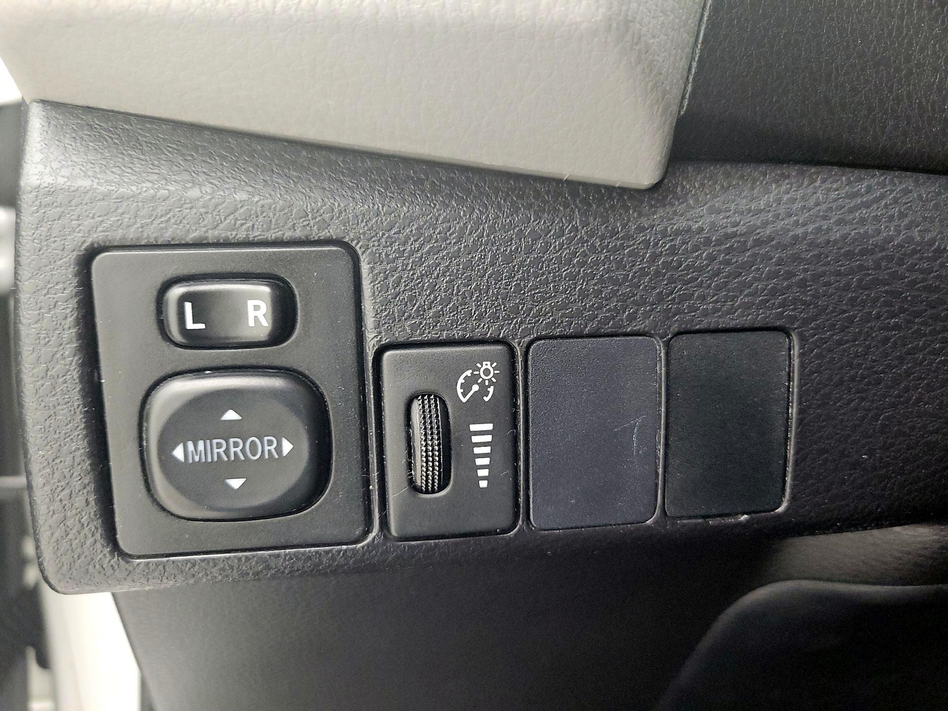 Thumbnail: 2016 Toyota Corolla - 13