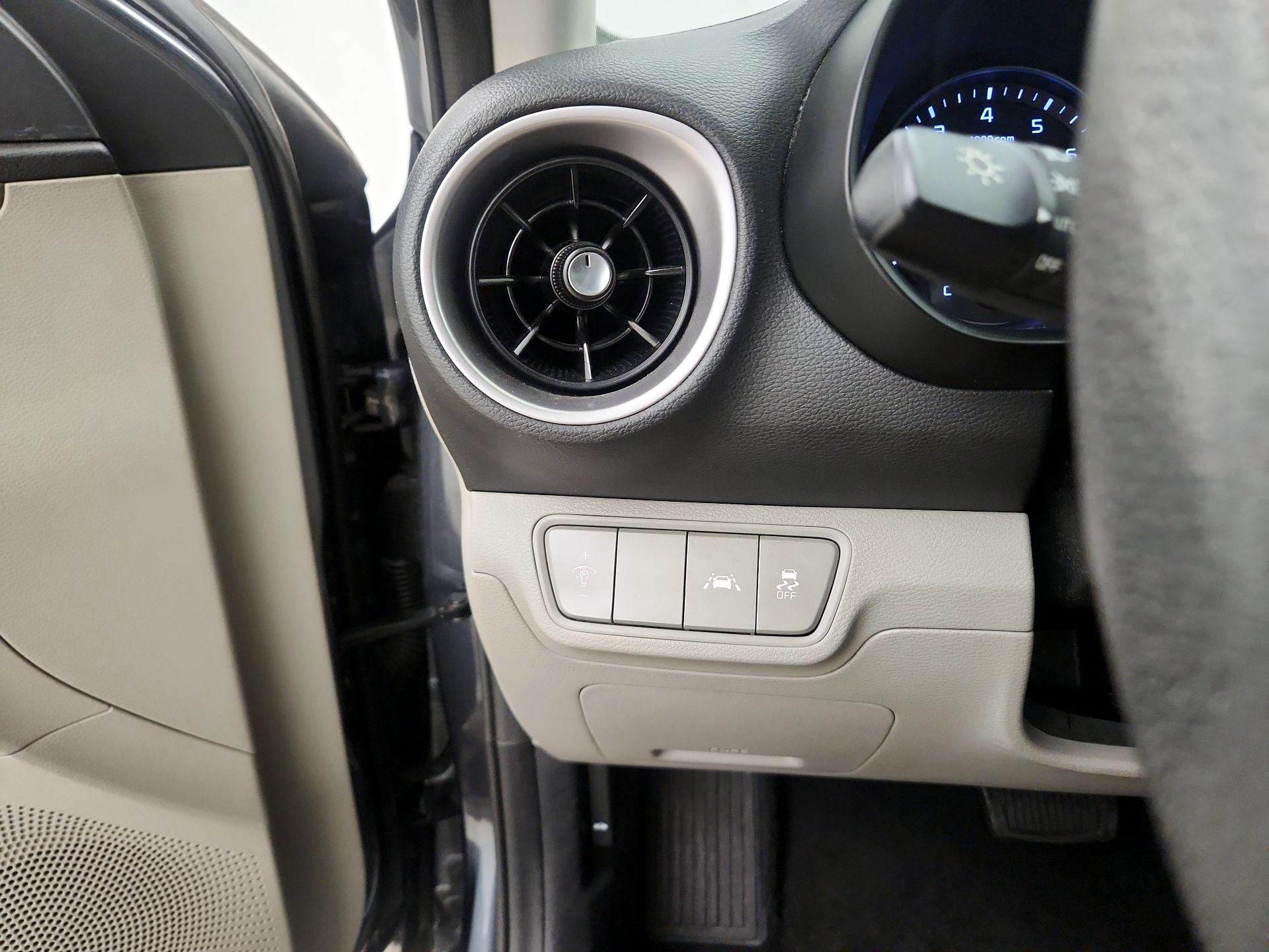 Thumbnail: 2020 Kia Forte - 13