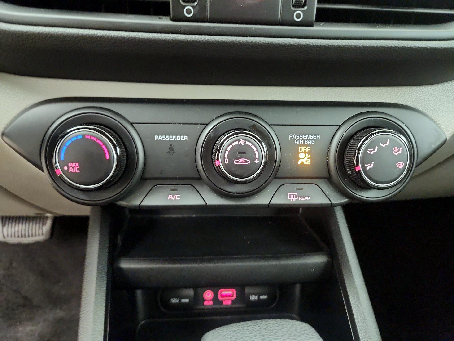 Thumbnail: 2020 Kia Forte - 16