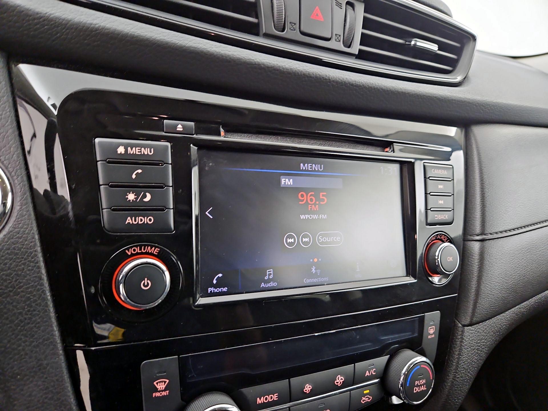 Thumbnail: 2018 Nissan Rogue - 15