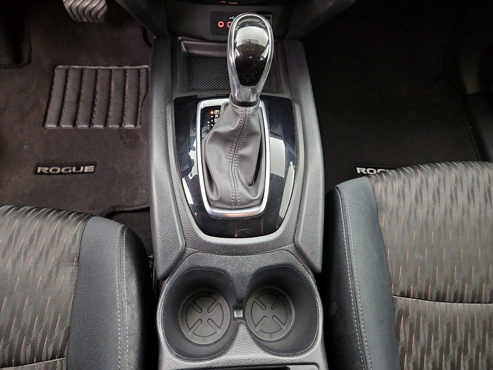 Thumbnail: 2018 Nissan Rogue - 17