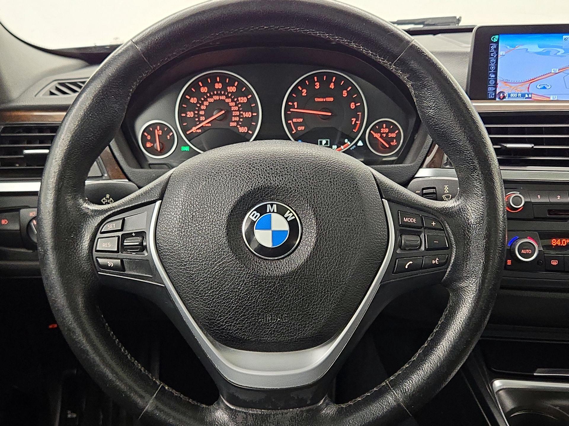 Thumbnail: 2015 BMW 3 Series - 10