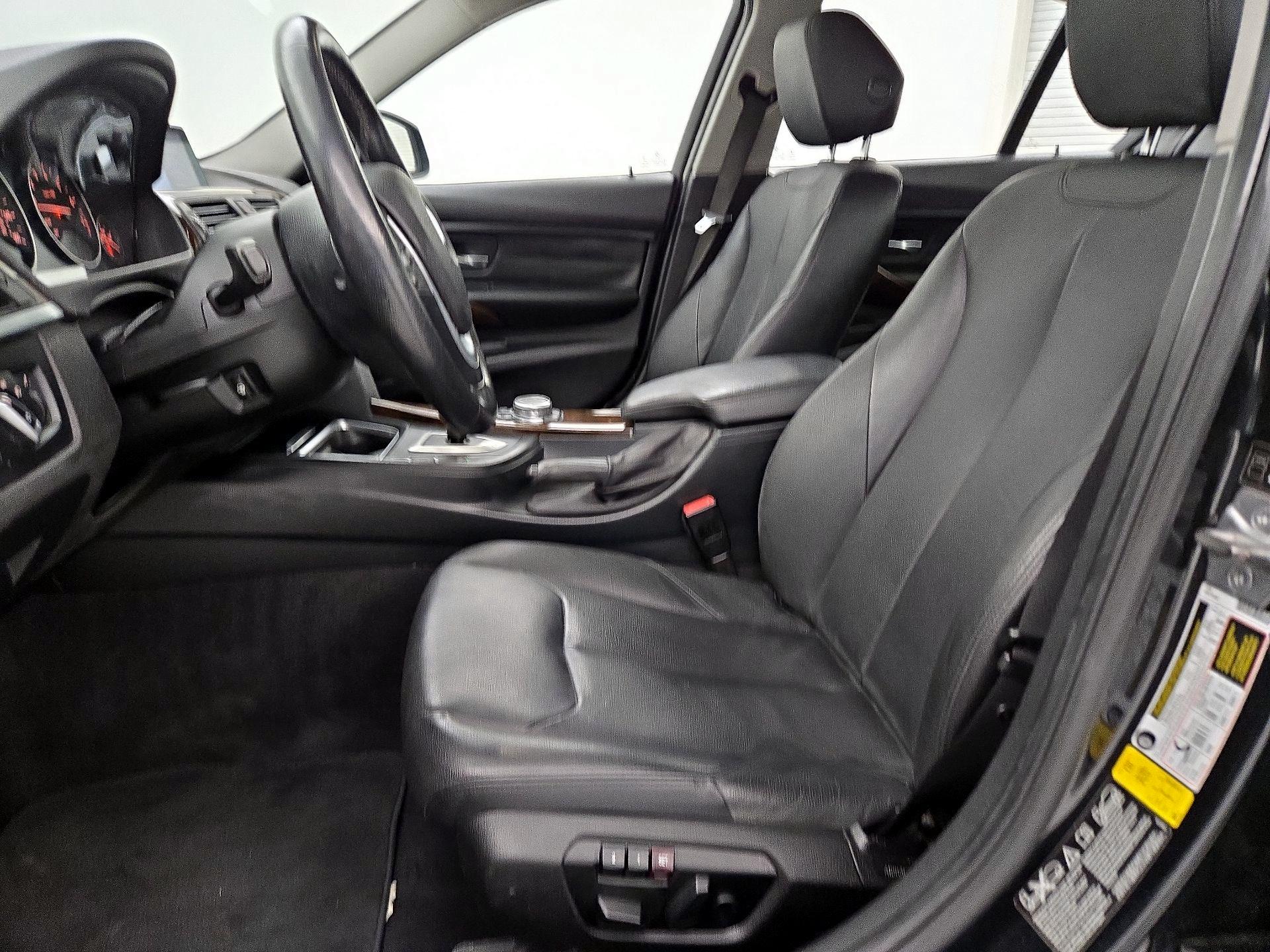 Thumbnail: 2015 BMW 3 Series - 11