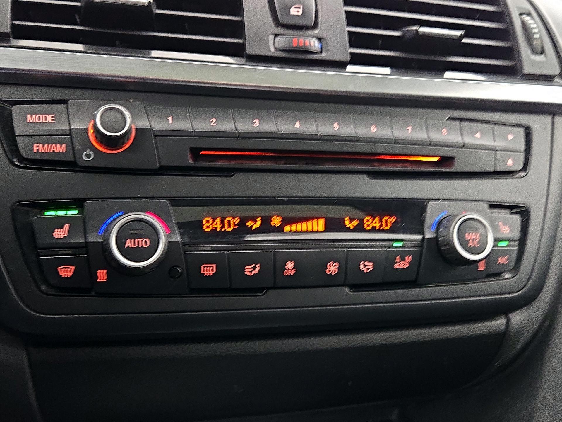 Thumbnail: 2015 BMW 3 Series - 17