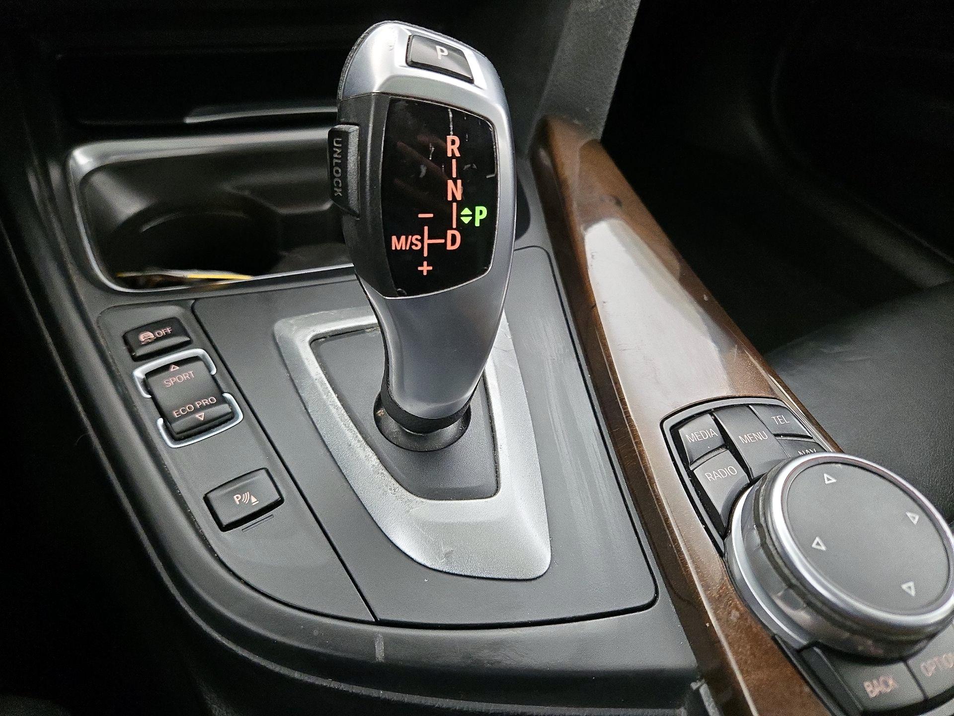 Thumbnail: 2015 BMW 3 Series - 18