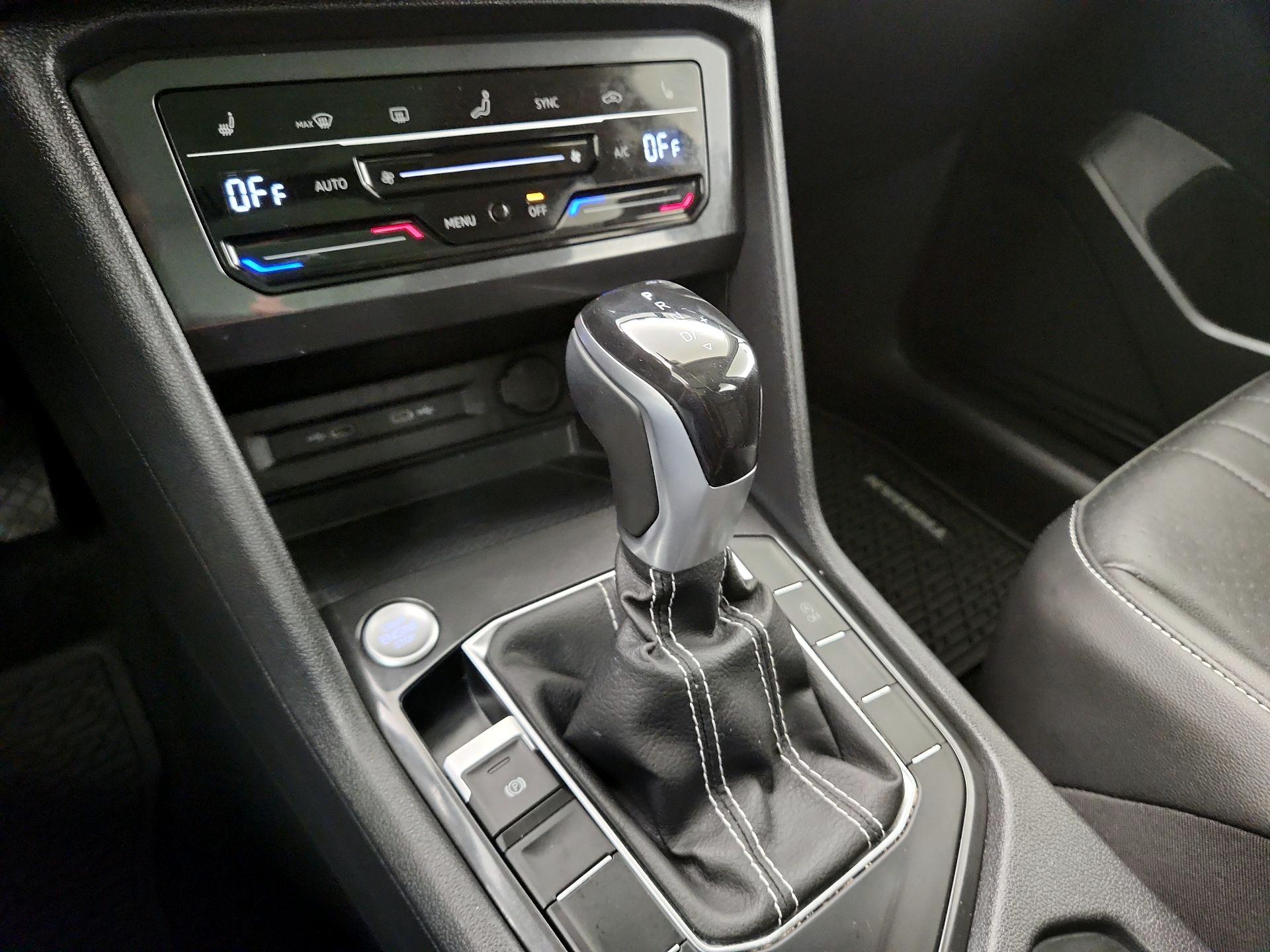 Thumbnail: 2022 Volkswagen Tiguan - 15