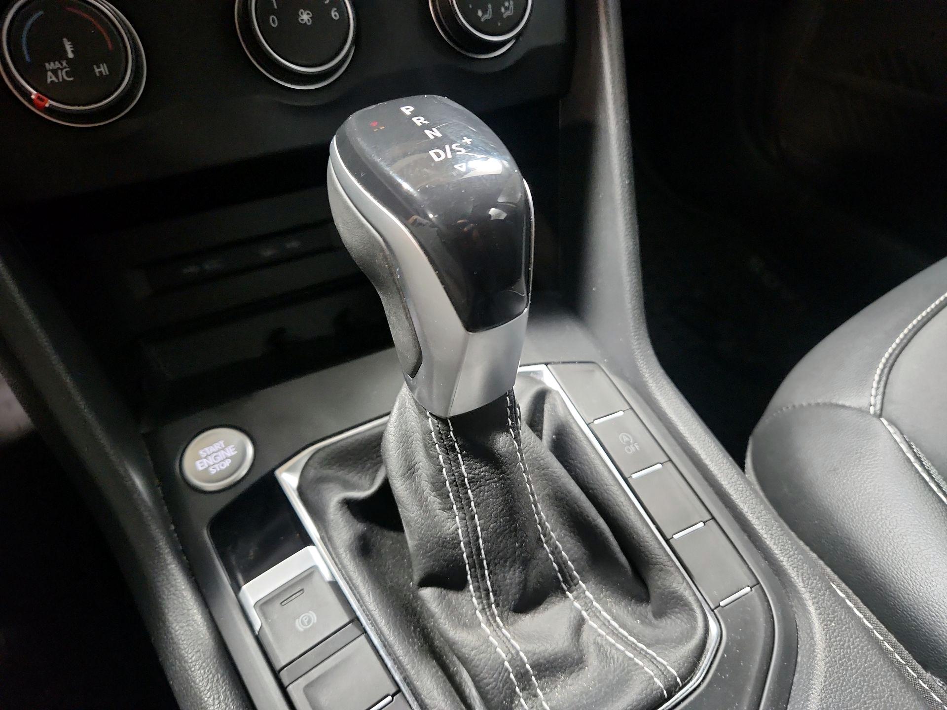 Thumbnail: 2022 Volkswagen Taos - 15