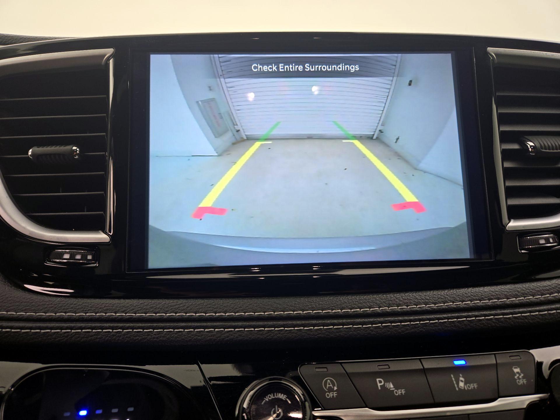 Thumbnail: 2023 Chrysler Pacifica - 15