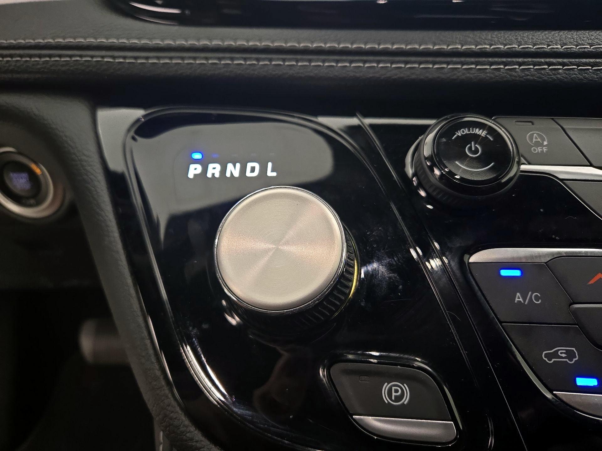 Thumbnail: 2023 Chrysler Pacifica - 18